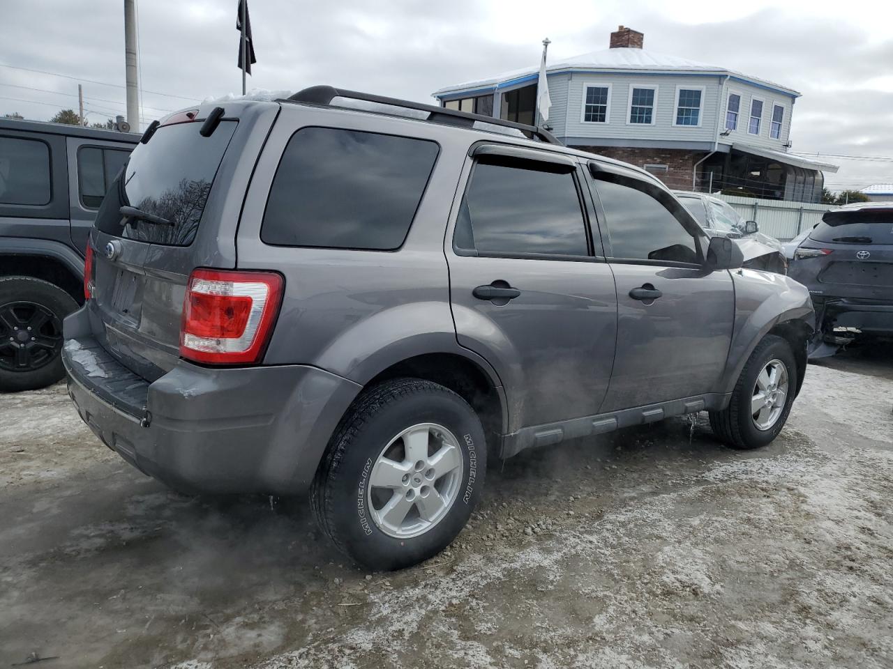 2010 Ford Escape VIN 1FMCU9D73AKC29772 Copart auction photo, front end damage thumbnail 3