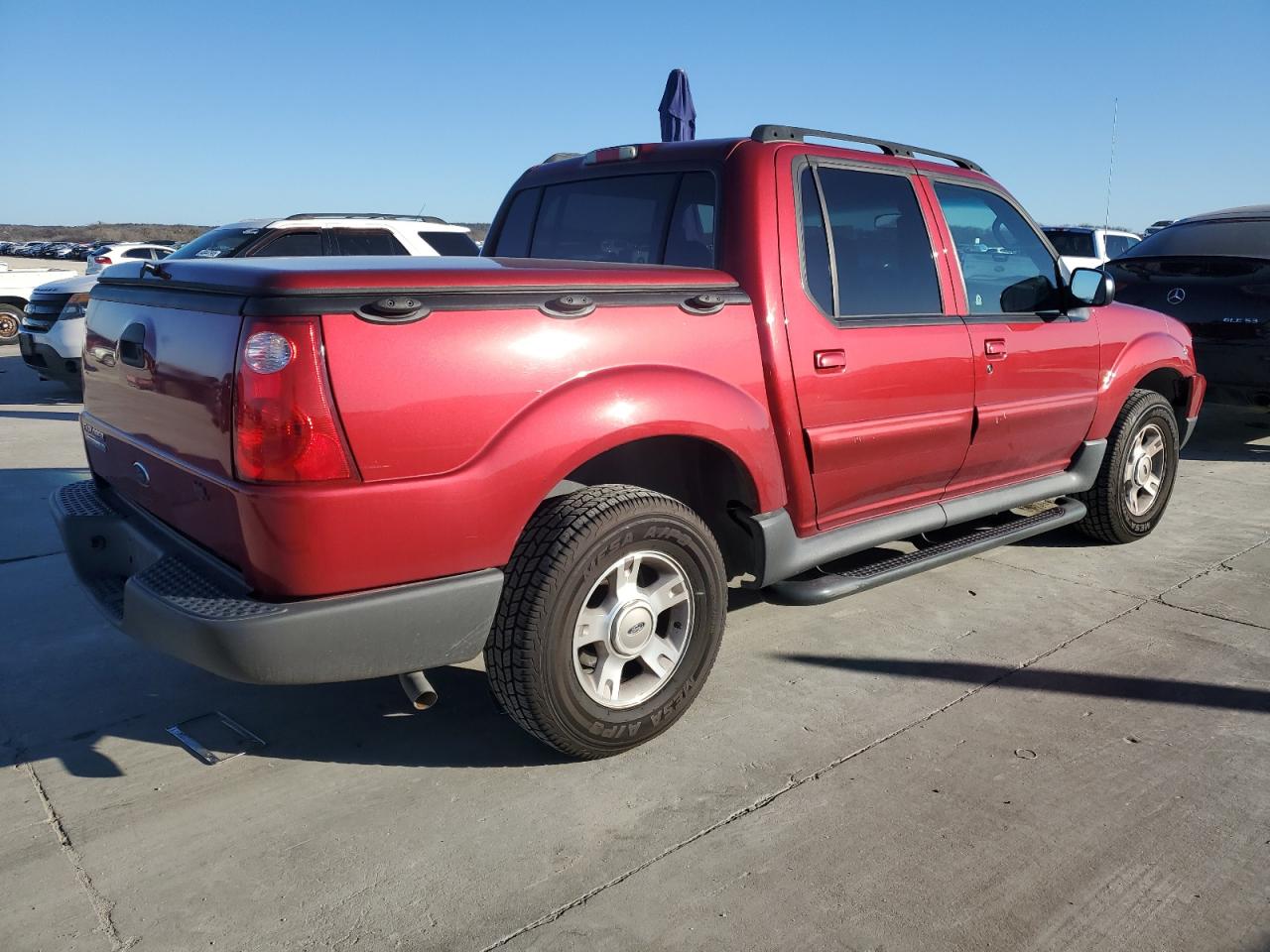 2004 Ford Explorer VIN 1FMZU67K24UA38992 Copart auction photo, front end / minor dent/scratches damage thumbnail 3