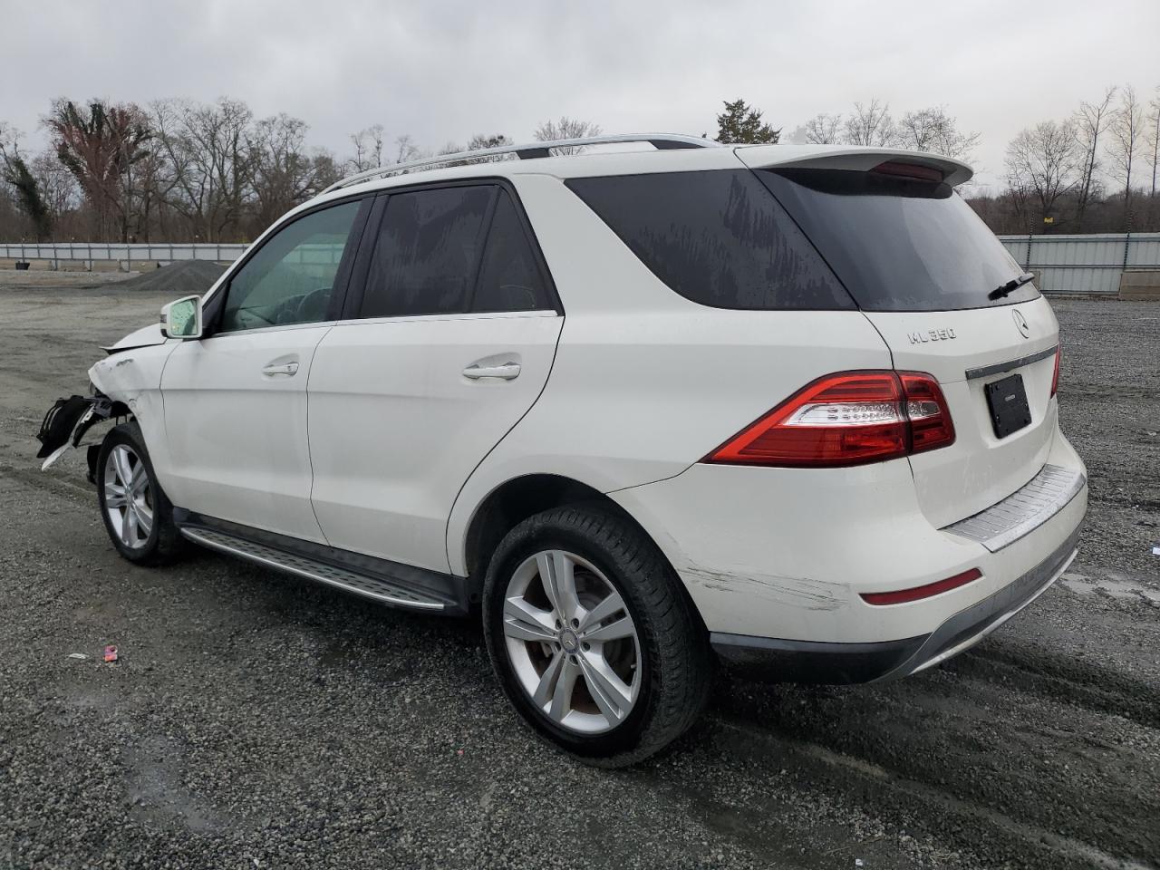 2015 Mercedes-Benz M-klasse VIN 4JGDA5JBXFA599743 Copart auction photo, front end damage thumbnail 2