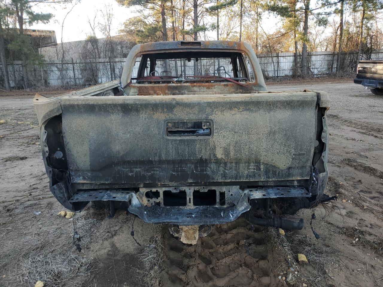 2021 Toyota Tacoma VIN 5TFCZ5AN2MX252243 Copart auction photo, burn damage thumbnail 6