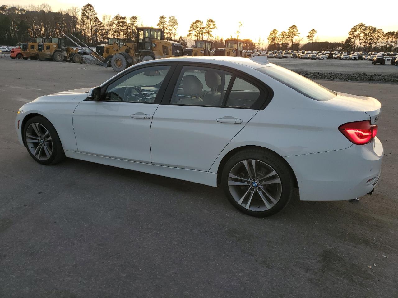 2016 BMW 3er VIN WBA8E9G54GNU27704 Copart auction photo, side damage thumbnail 2