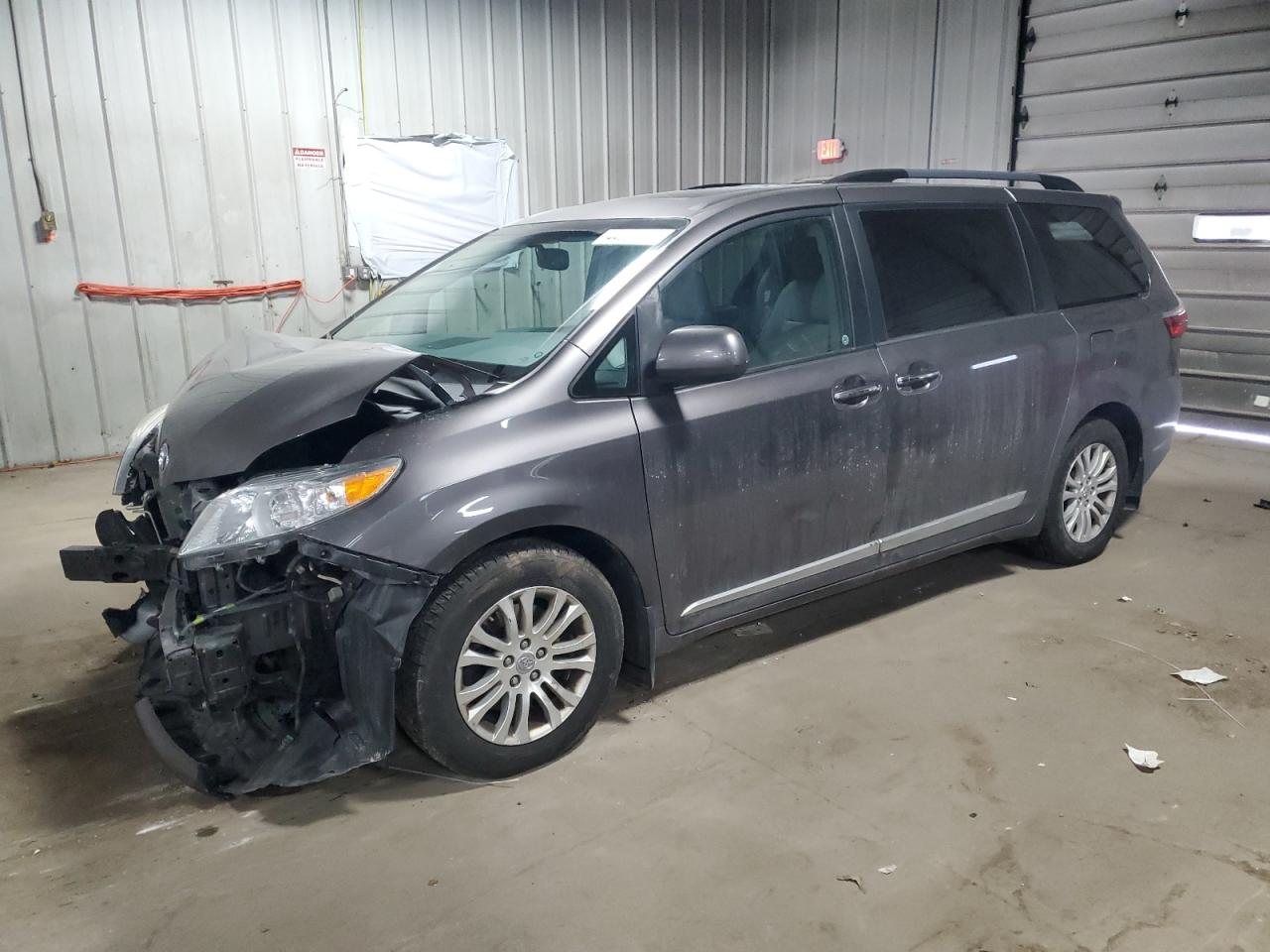 2017 Toyota Sienna VIN 5TDYZ3DC8HS769305