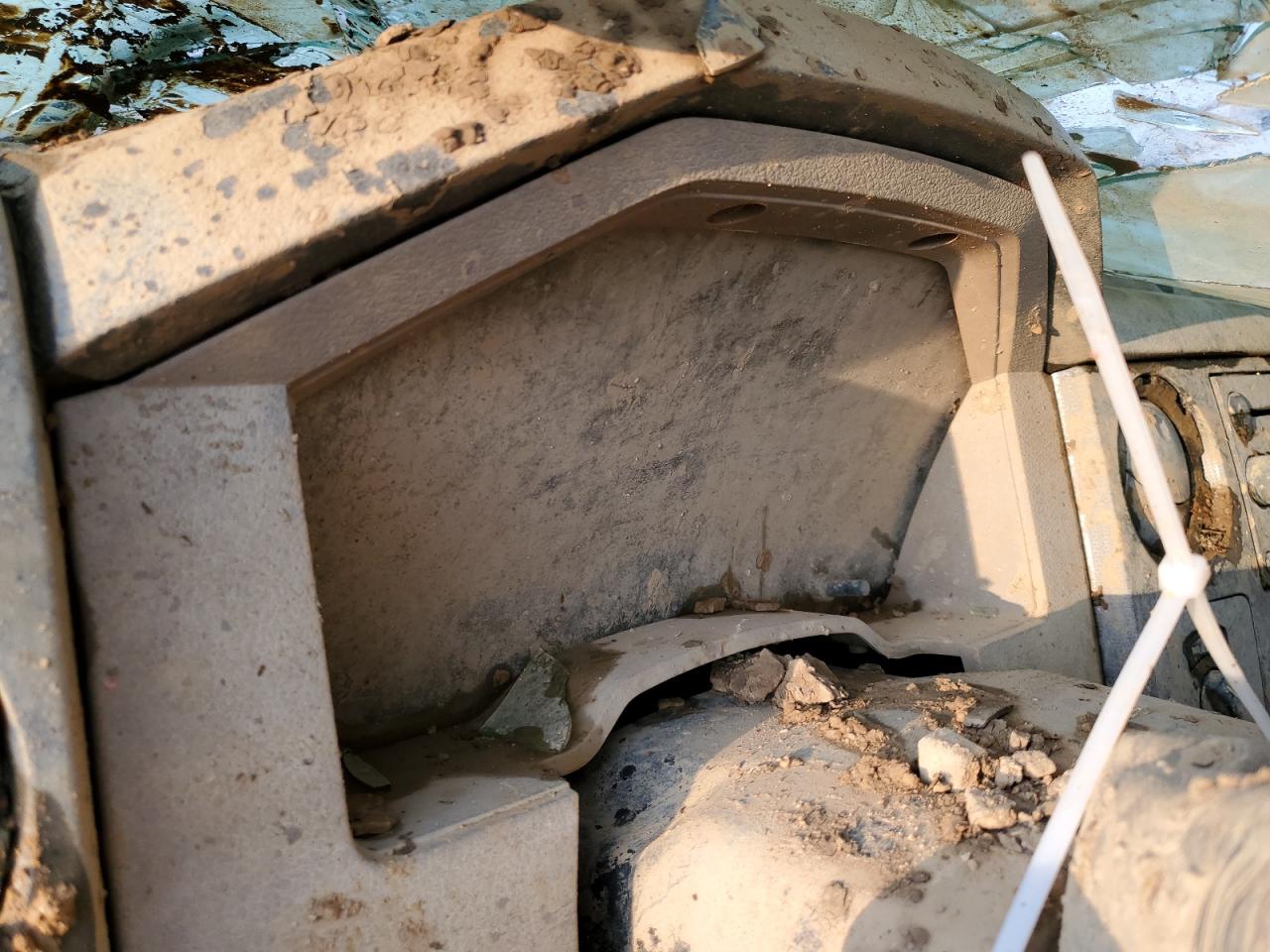 2008 Ford F250 VIN 1FTSX215X8EE61604 Copart auction photo, water/flood / all over damage thumbnail 9