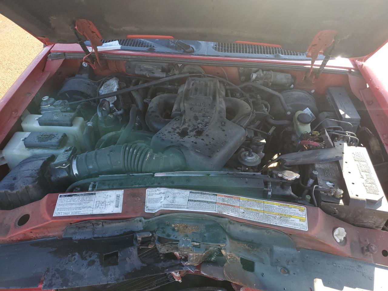 1999 Ford Explorer VIN 1FMYU22E5XUC72067 Copart auction photo, front end / side damage thumbnail 12