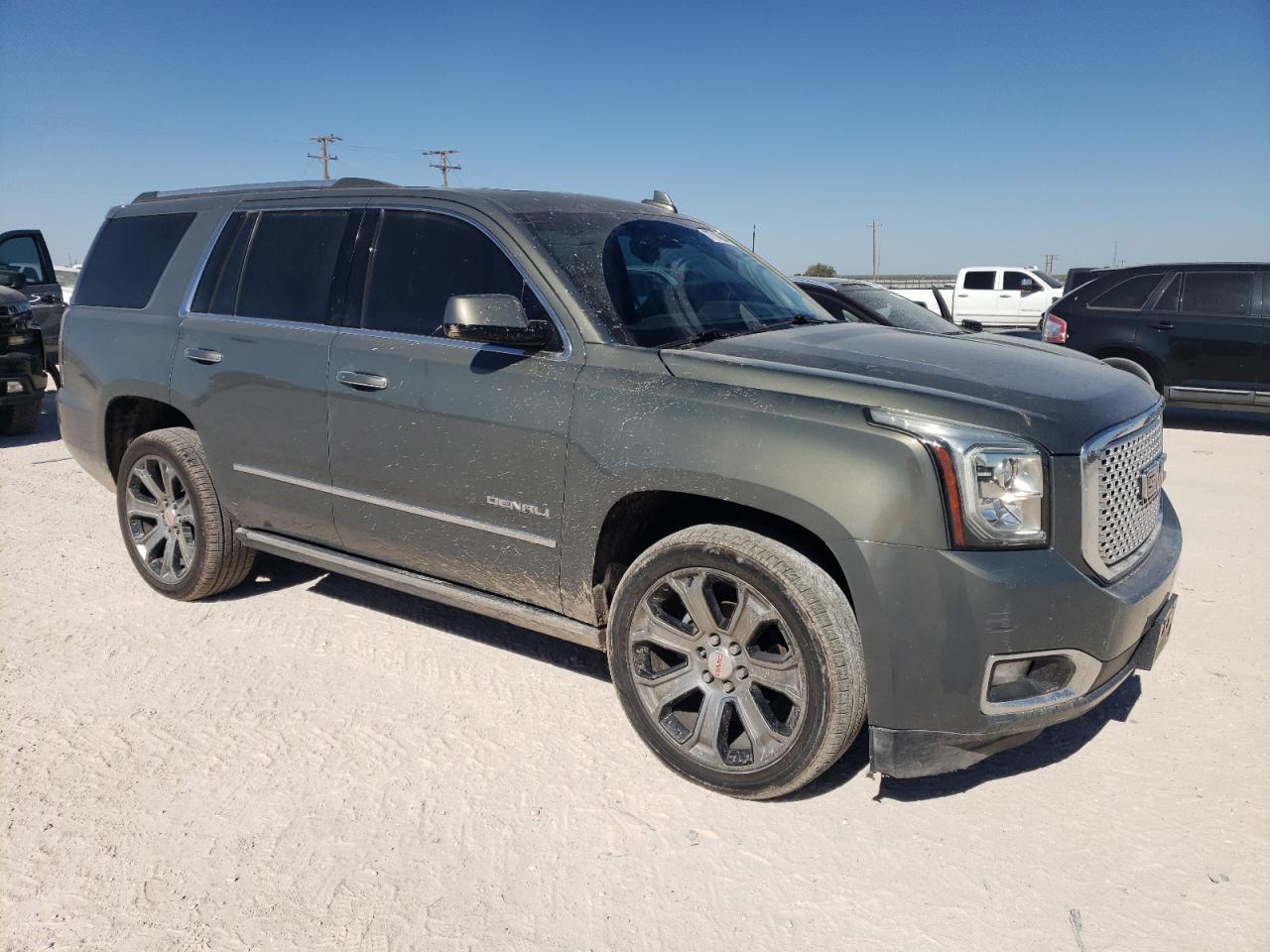 2017 GMC Yukon VIN 1GKS2CKJ9HR381868 Copart auction photo, water/flood / minor dent/scratches damage thumbnail 4