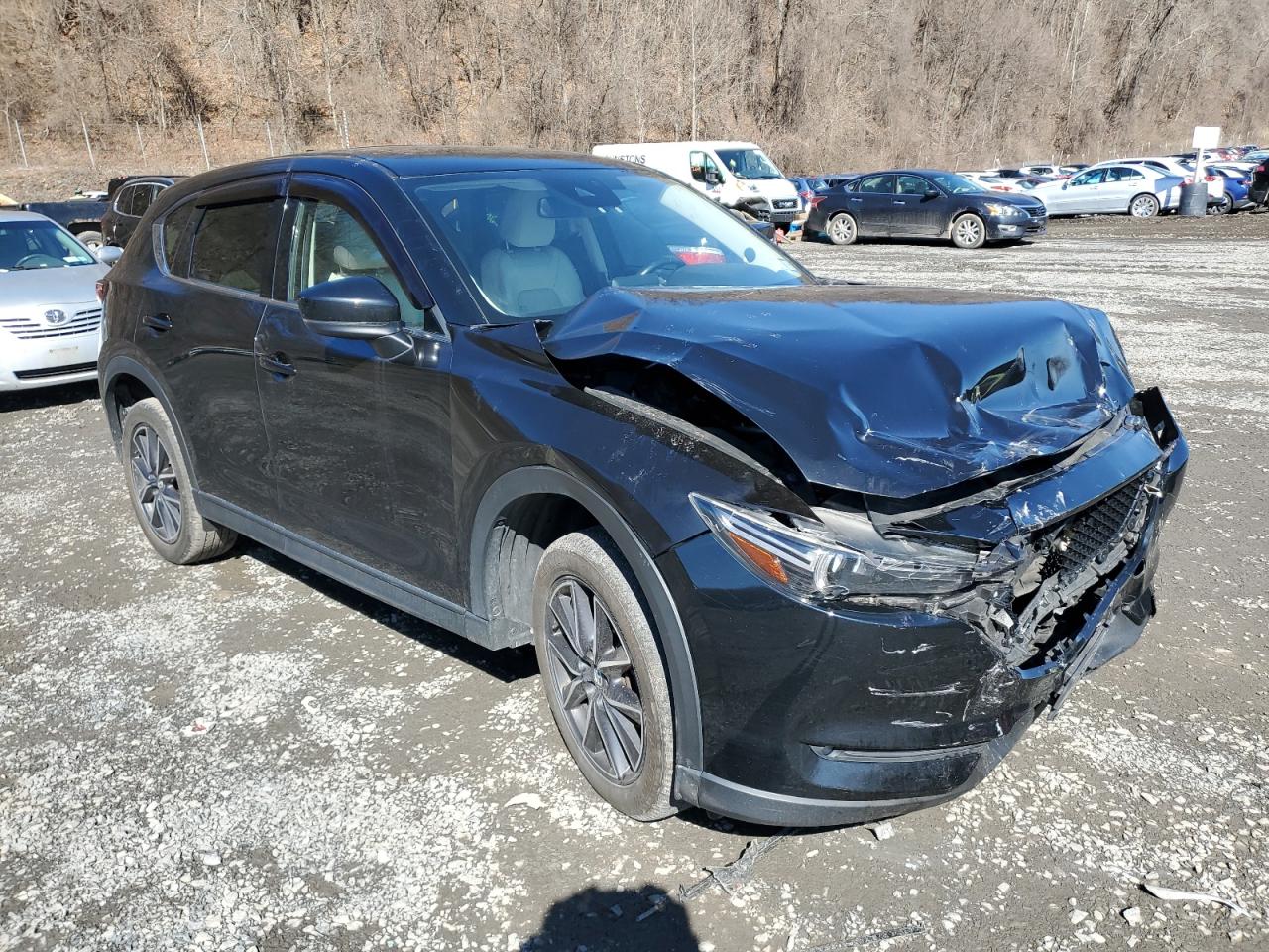 2017 Mazda CX-5 VIN JM3KFBDL6H0211374 Copart auction photo, front end / minor dent/scratches damage thumbnail 4
