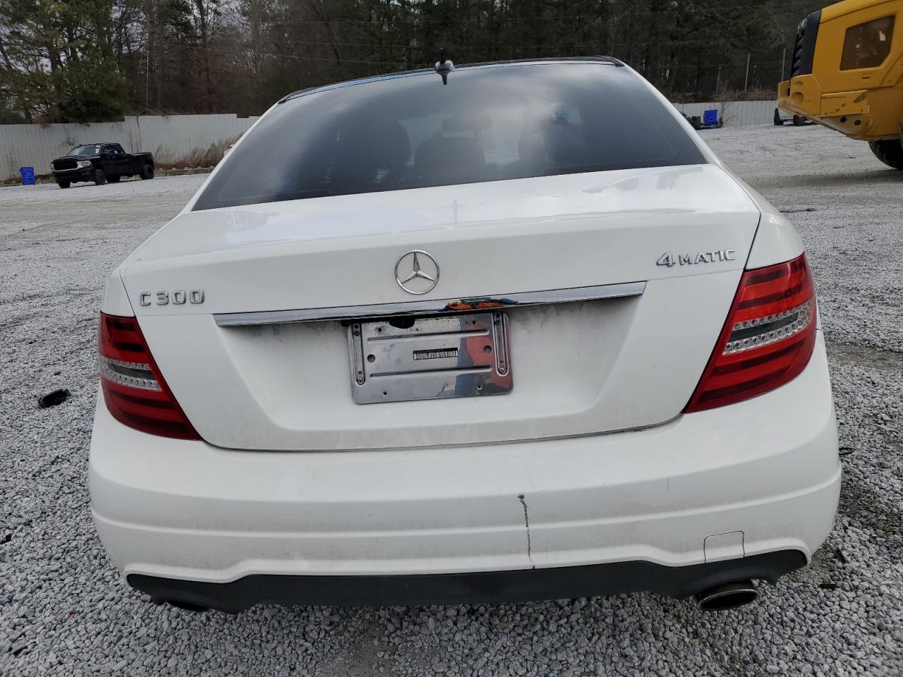 2013 Mercedes-Benz C-klasse VIN WDDGF8AB3DR264655 Copart auction photo, front end / mechanical damage thumbnail 6