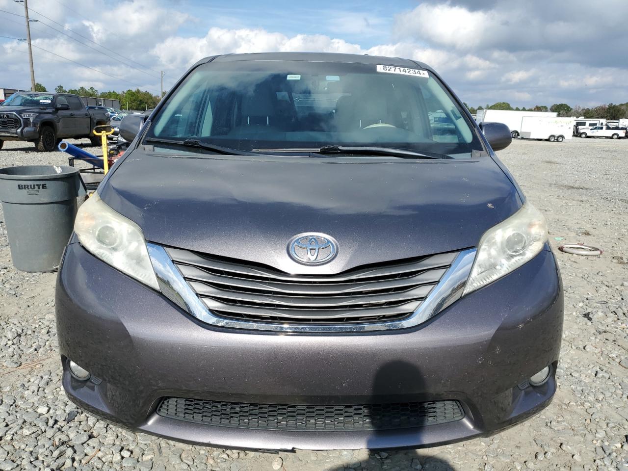 2012 Toyota Sienna VIN 5TDYK3DCXCS218743 Copart auction photo, side / rear end damage thumbnail 5