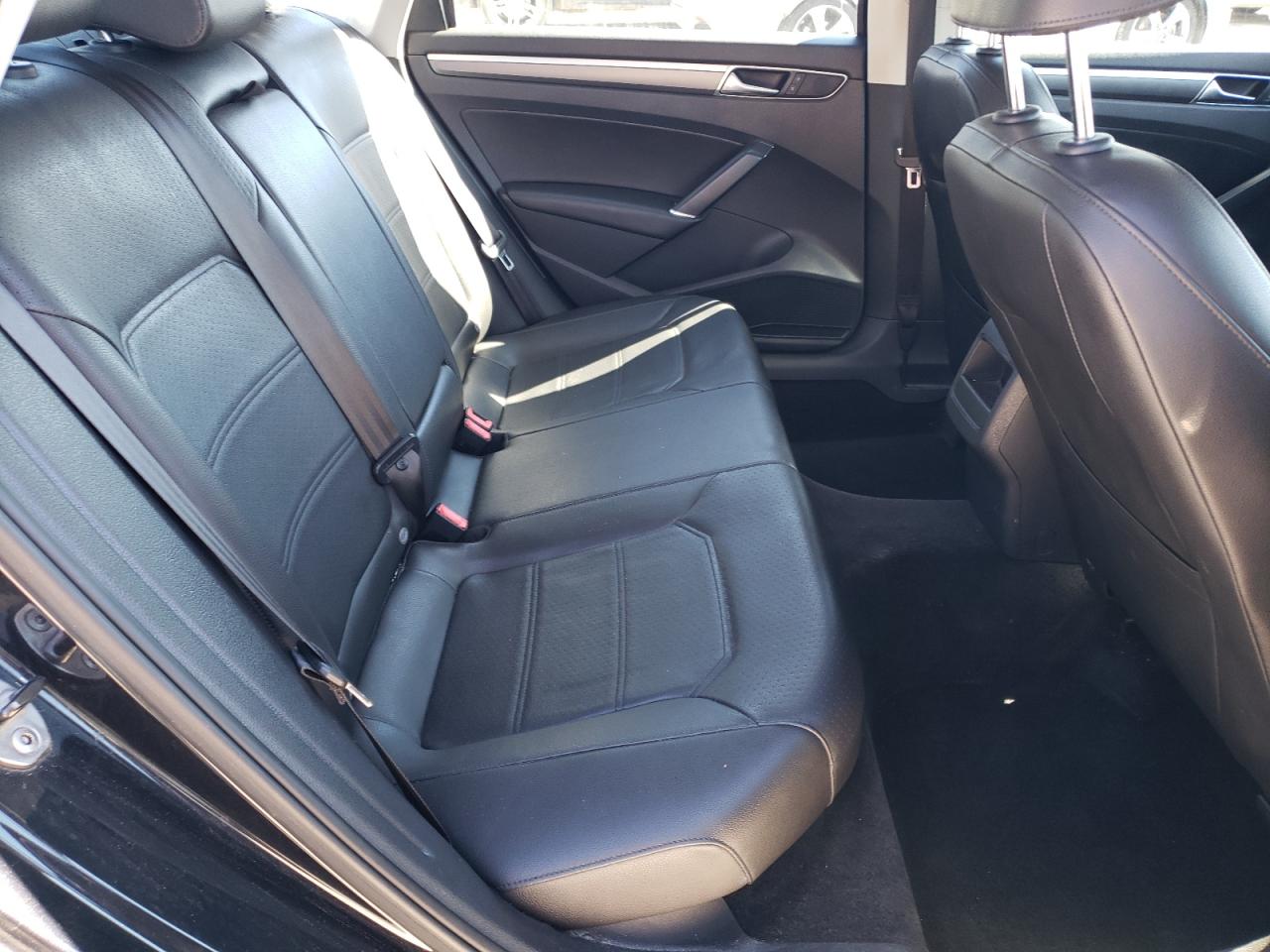 2017 Volkswagen Passat VIN 1VWDT7A34HC045136 Copart auction photo, rear end / mechanical damage thumbnail 10