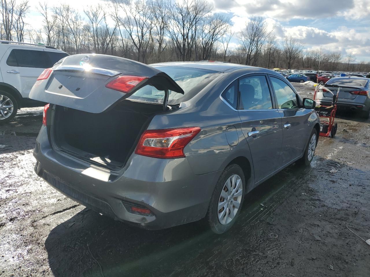 2017 Nissan Sentra VIN 3N1AB7AP2HY347630 Copart auction photo, front end / rear end damage thumbnail 3