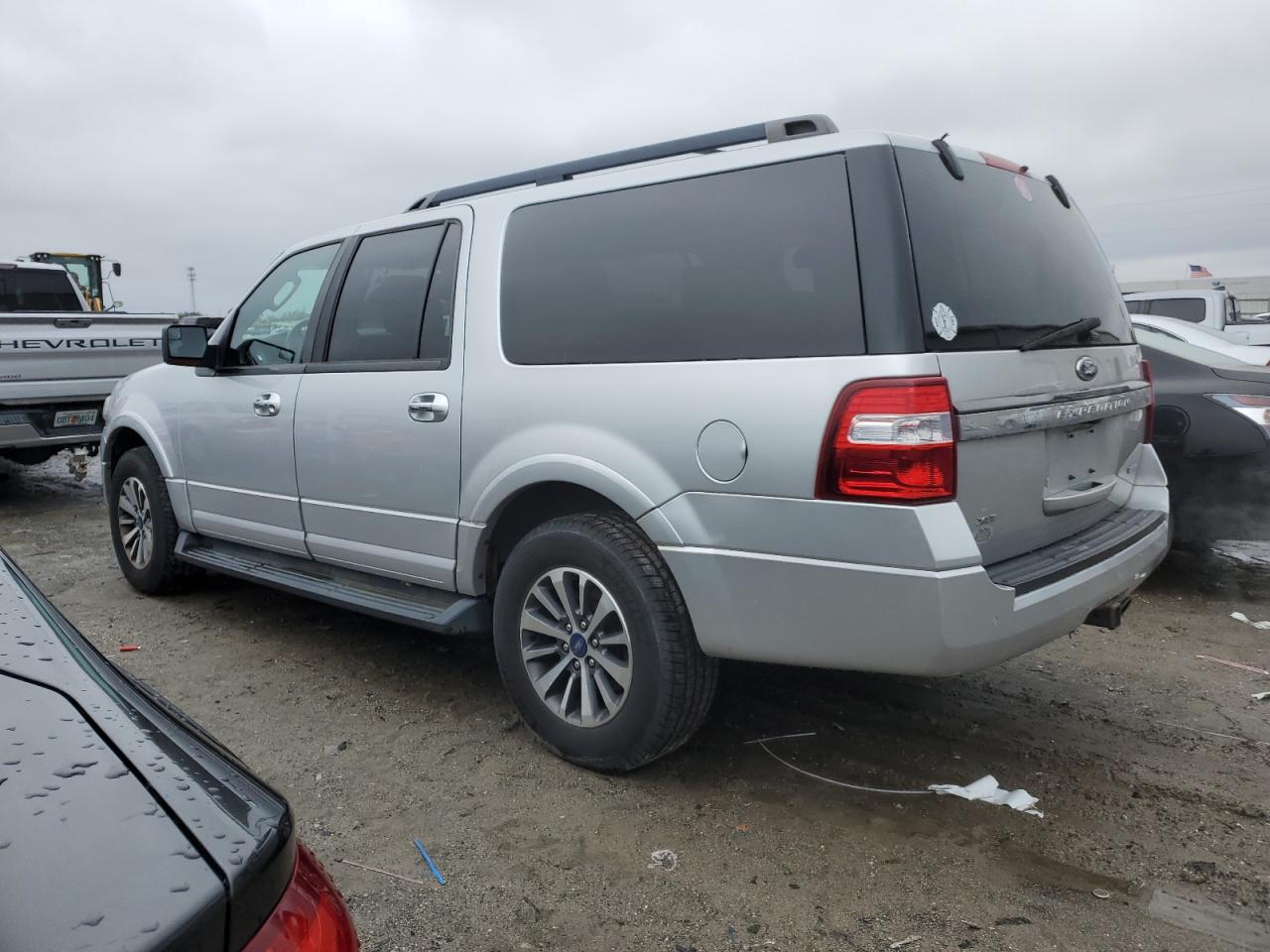 2015 Ford Expedition VIN 1FMJK1JT7FEF34424 Copart auction photo, minor dent/scratches damage thumbnail 2