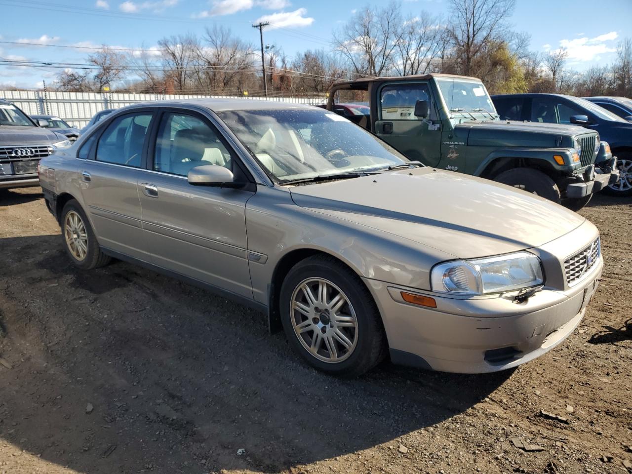 2004 Volvo S80 VIN YV1TS59H341369989 Copart auction photo, rear end / minor dent/scratches damage thumbnail 4