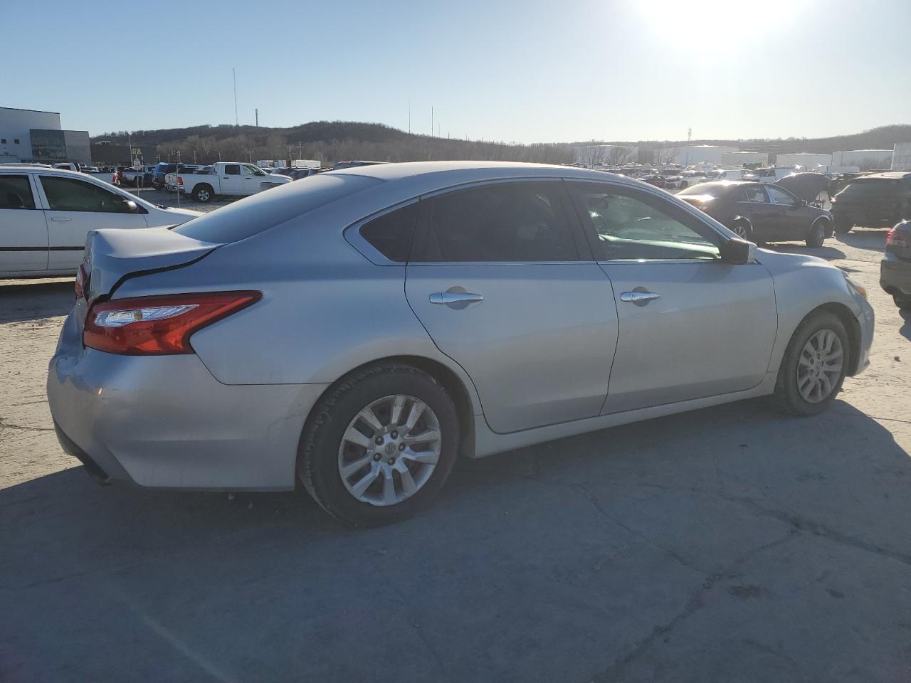 2017 Nissan Altima VIN 1N4AL3AP6HN327788 Copart auction photo, rear end / minor dent/scratches damage thumbnail 3