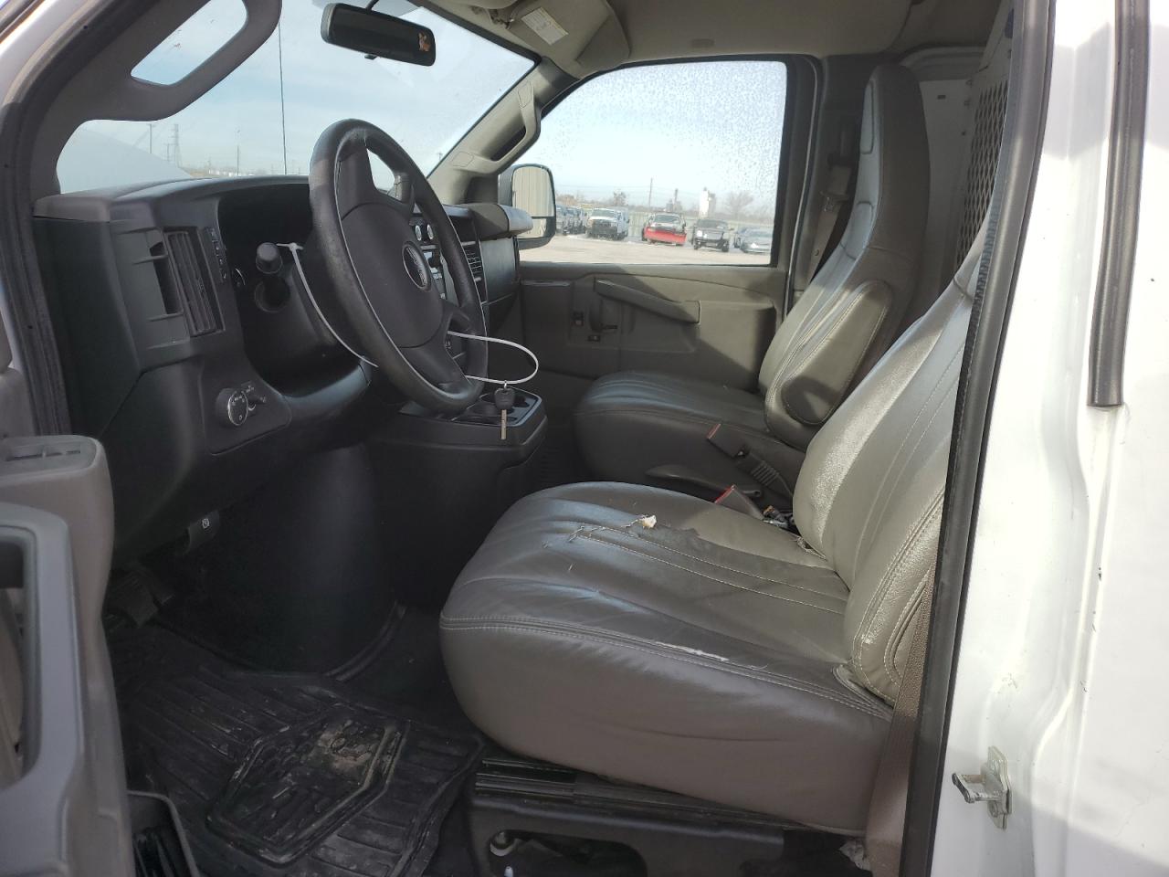 2018 GMC Savana VIN 1GTW7AFP9J1332336 Copart auction photo, normal wear damage thumbnail 7