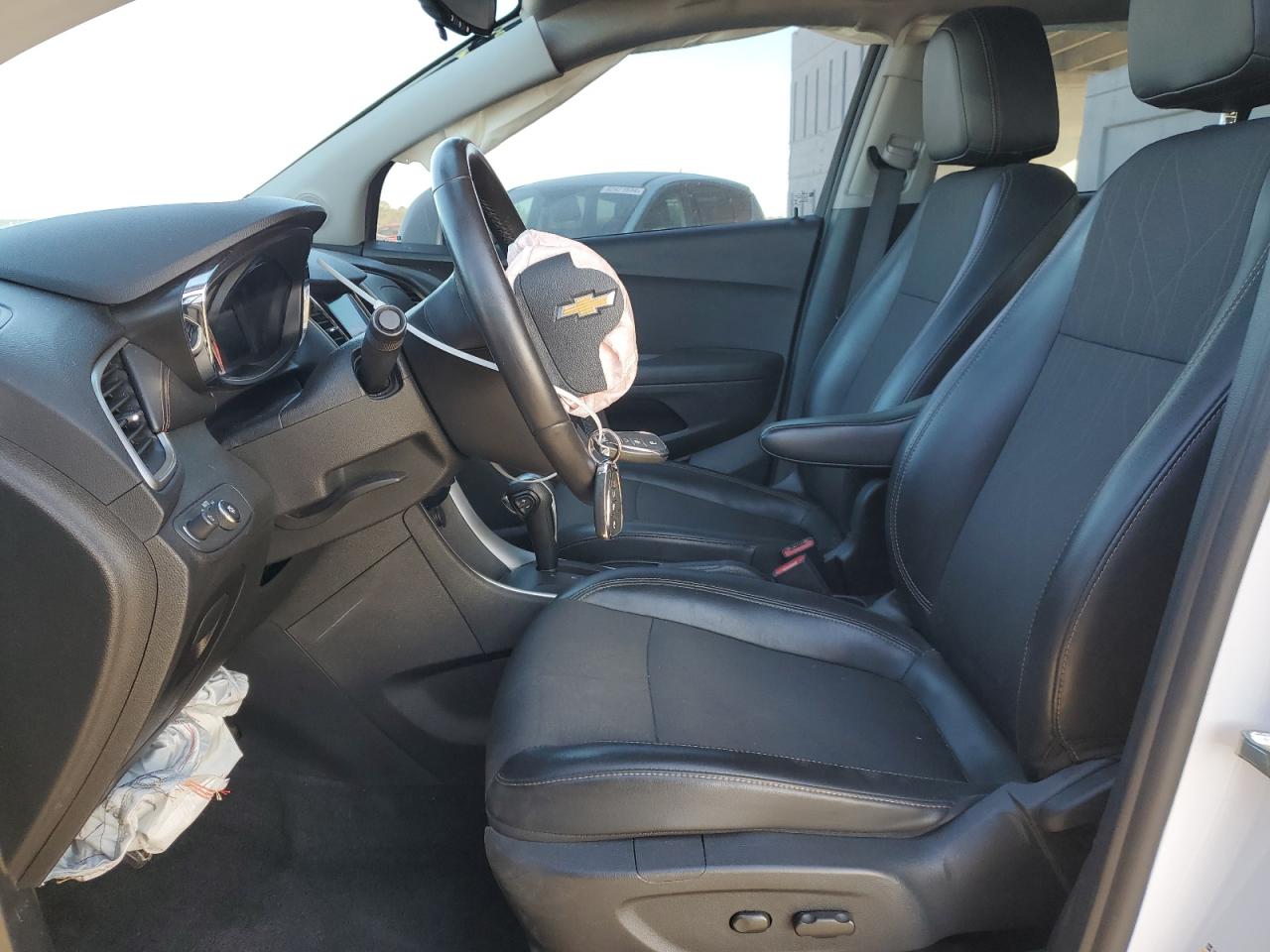 2020 Chevrolet Trax VIN 3GNCJLSB0LL335266 Copart auction photo, front end / minor dent/scratches damage thumbnail 7