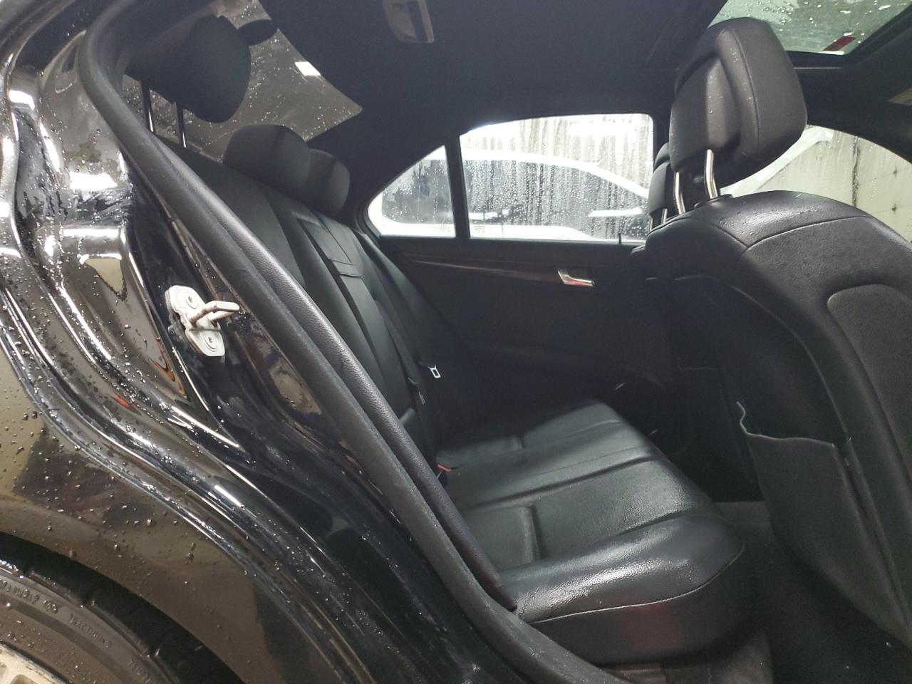 2010 Mercedes-Benz C-klasse VIN WDDGF8BB5AF447907 Copart auction photo, side / minor dent/scratches damage thumbnail 10