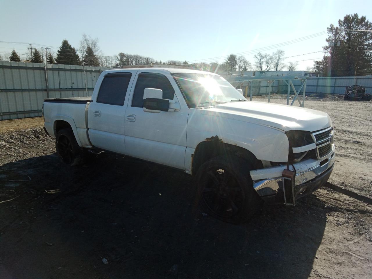 2006 Chevrolet Silverado VIN 2GCEK13T861200827 Copart auction photo, front end damage thumbnail 4