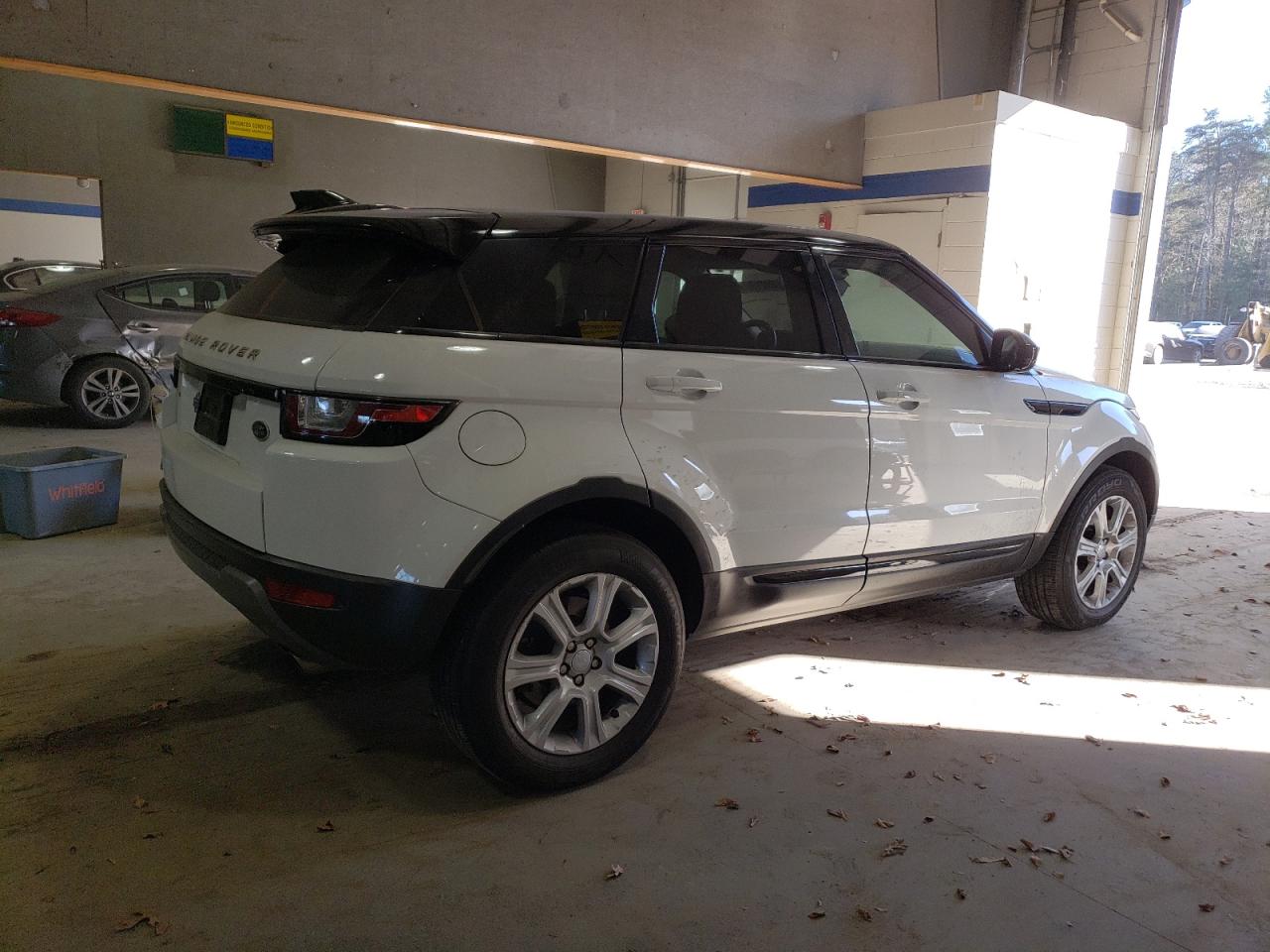 2019 Land Rover Range Rover VIN SALVP2RX7KH347464 Copart auction photo, front end damage thumbnail 3