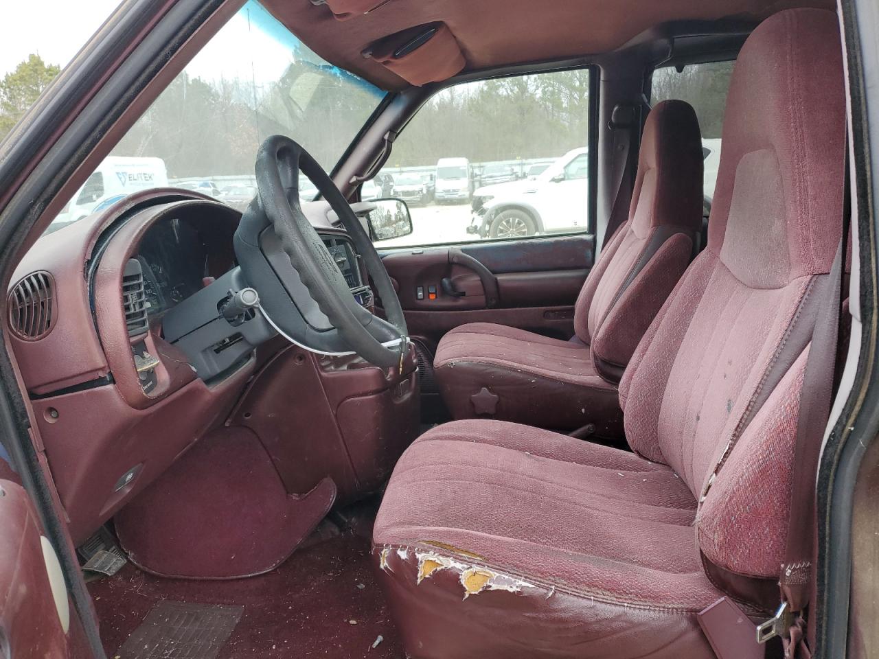 1996 Chevrolet Astro VIN 1GNDM19W2TB176437 Copart auction photo, rear end / minor dent/scratches damage thumbnail 7