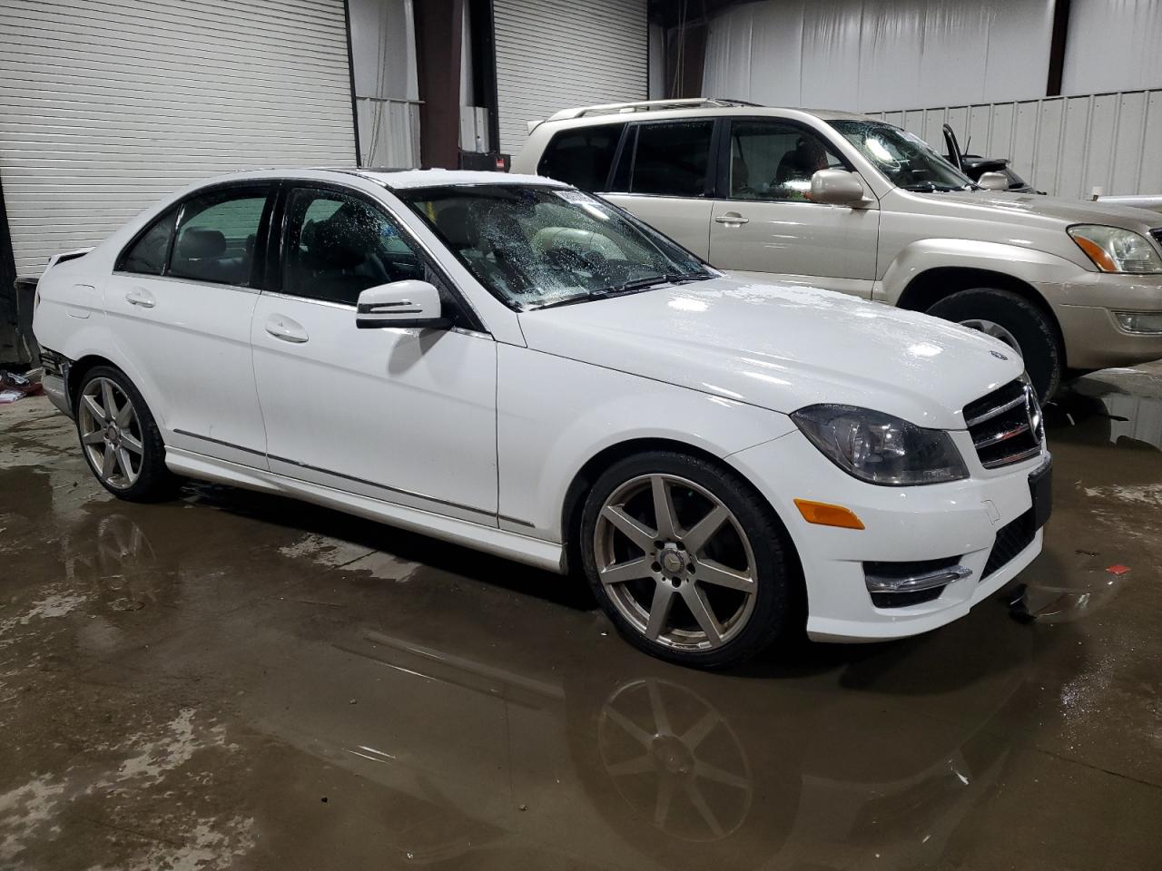 2014 Mercedes-Benz C-klasse VIN WDDGF8ABXEG240964 Copart auction photo, rear end damage thumbnail 4