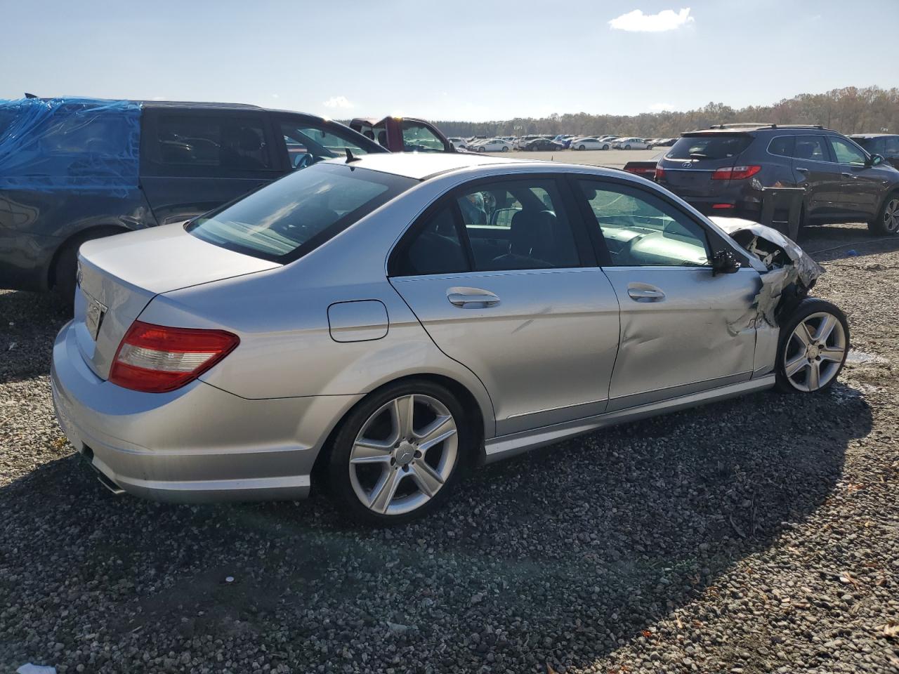 2010 Mercedes-Benz C-klasse VIN WDDGF5EB4AF375897 Copart auction photo, front end damage thumbnail 3