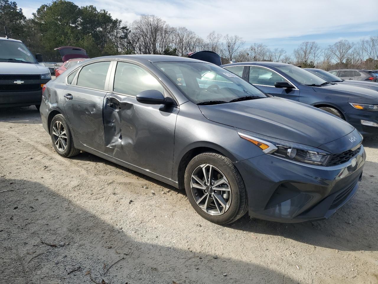 2024 KIA Forte VIN 3KPF24AD2RE784814 Copart auction photo, side damage thumbnail 4