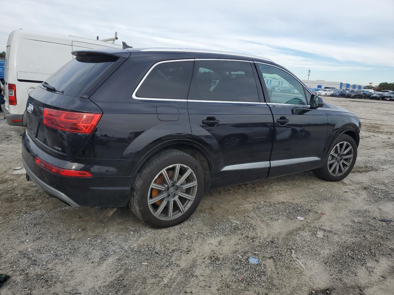 2018 Audi Q7 VIN WA1LHAF78JD037589 Copart auction photo, front end damage thumbnail 3