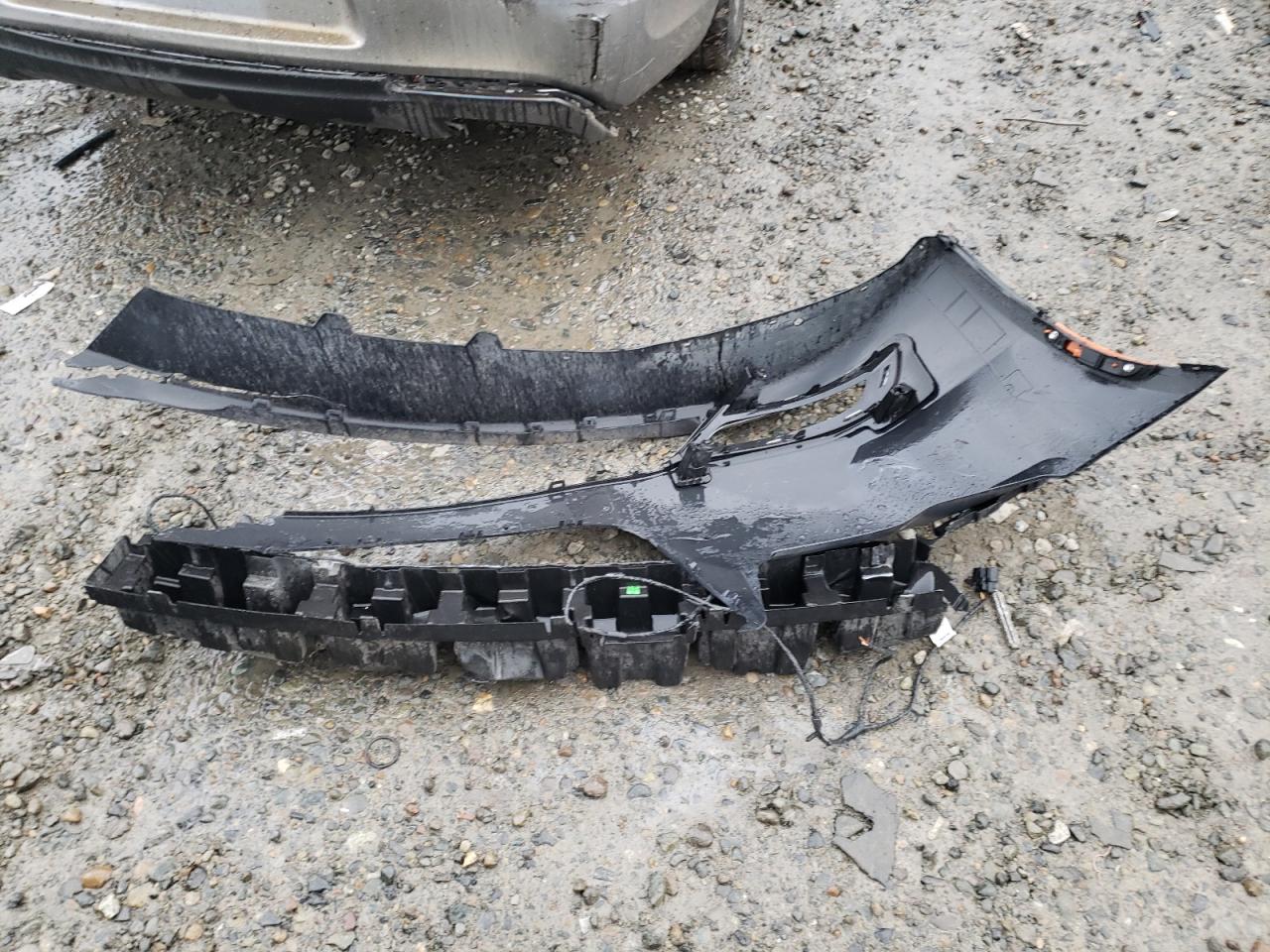 2015 Chrysler 300 VIN 2C3CCABG5FH853183 Copart auction photo, front end / side damage thumbnail 12