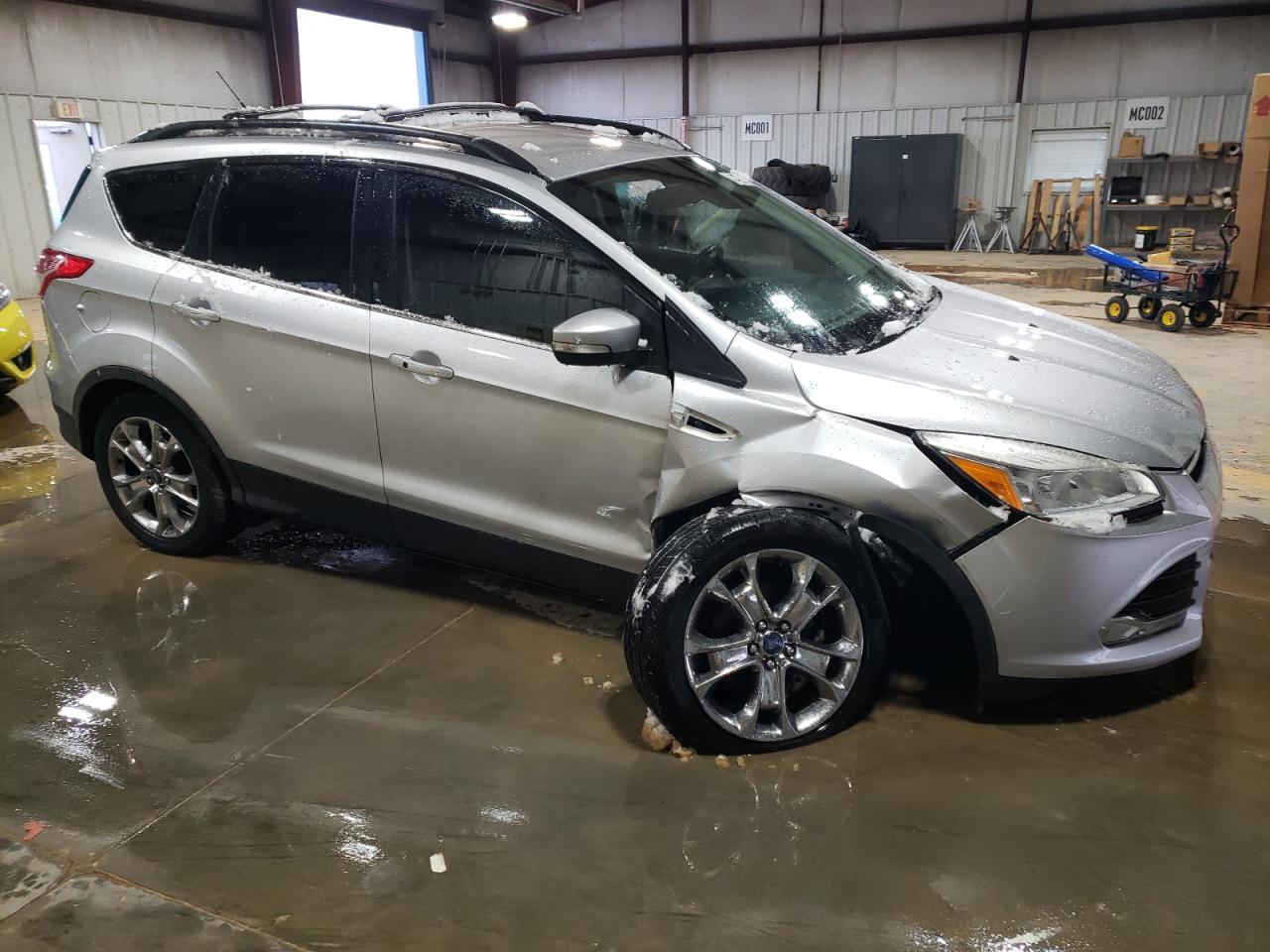 2013 Ford Escape VIN 1FMCU0HX0DUA32945 Copart auction photo, front end / side damage thumbnail 4
