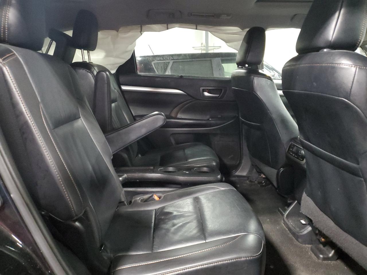 2019 Toyota Highlander VIN 5TDJZRFH8KS740472 Copart auction photo, all over damage thumbnail 12