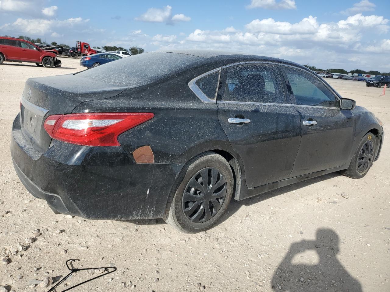 2017 Nissan Altima VIN 1N4AL3AP1HN303740 Copart auction photo, front end / rear end damage thumbnail 3