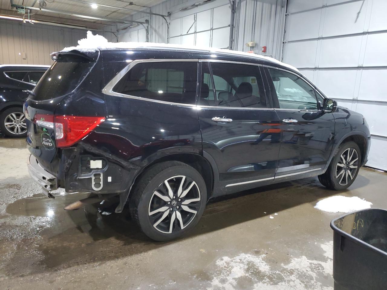 2021 Honda Pilot VIN 5FNYF6H05MB005324 Copart auction photo, rear end / undercarriage damage thumbnail 3