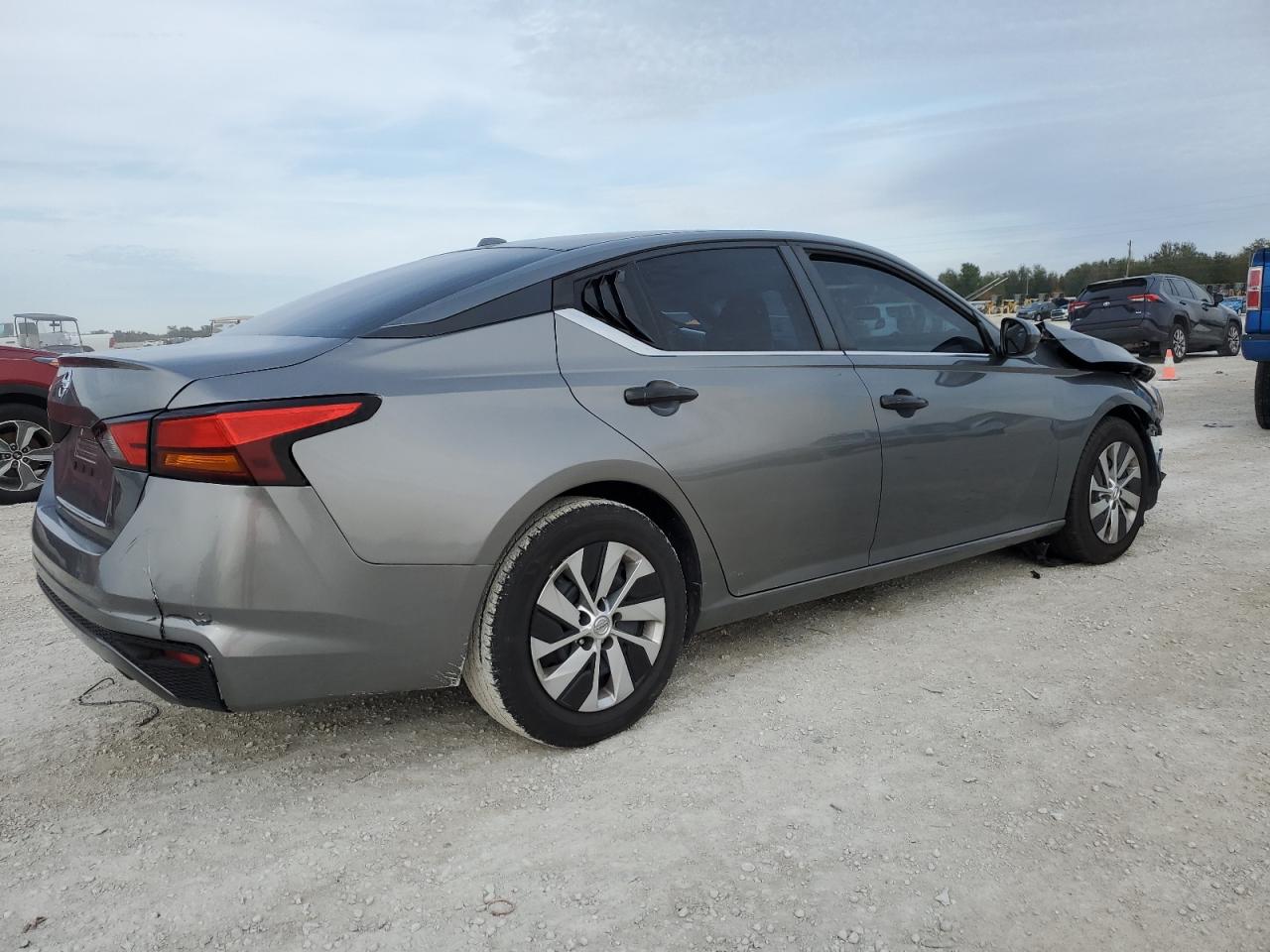 2020 Nissan Altima VIN 1N4BL4BV4LC223814 Copart auction photo, front end / side damage thumbnail 3