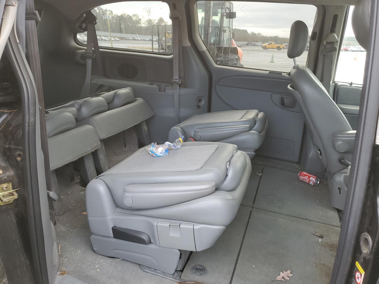 2005 Chrysler Town & Country VIN 2C8GP54L75R513933 Copart auction photo, top/roof damage thumbnail 11