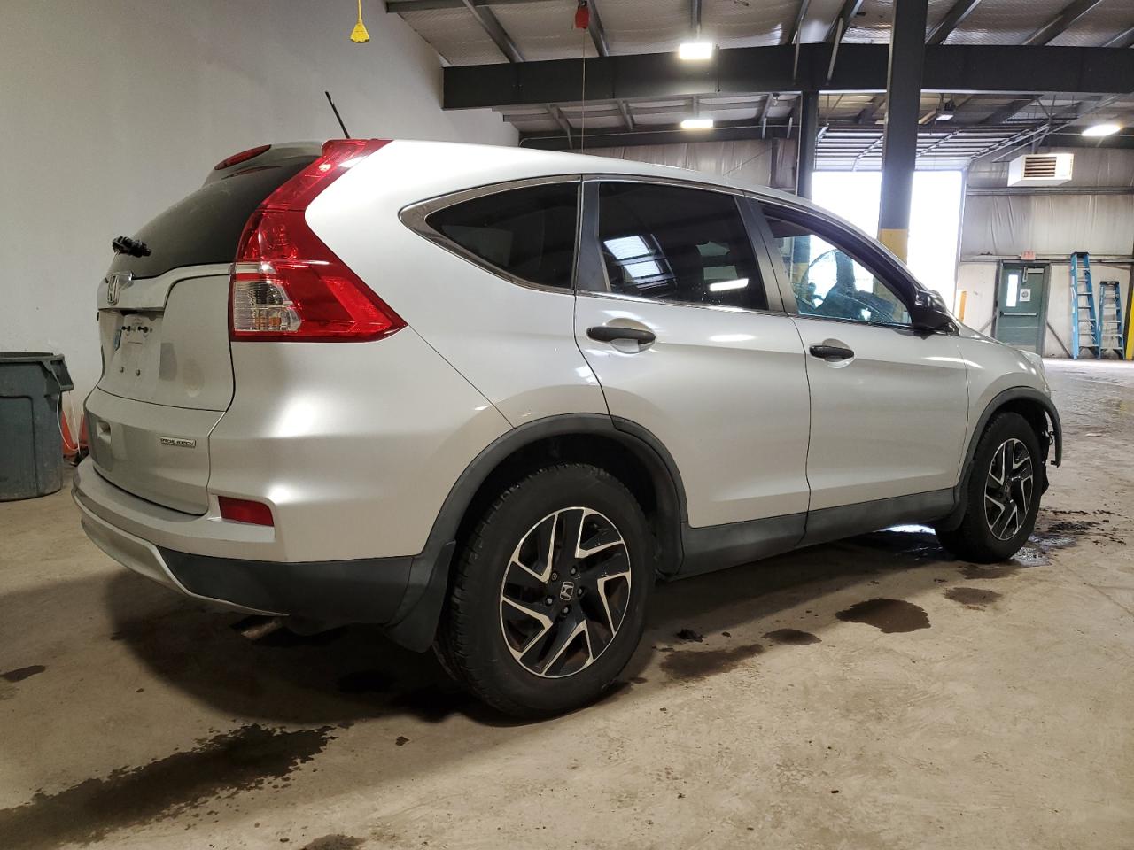 2016 Honda CR-V VIN 2HKRM3H41GH552995 Copart auction photo, side / front end damage thumbnail 3