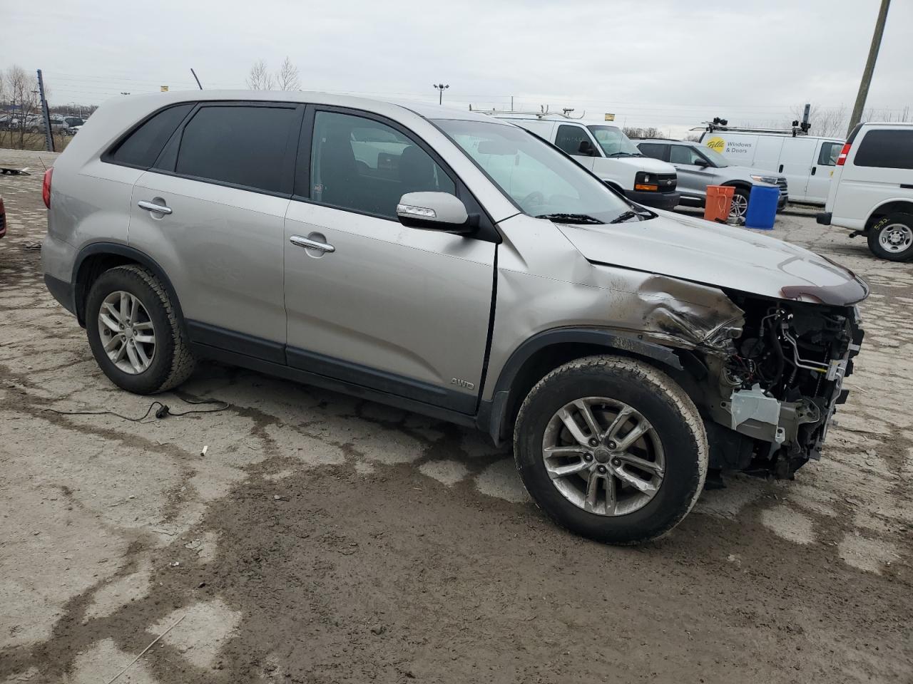 2014 KIA Sorento VIN 5XYKTCA68EG462215 Copart auction photo, front end / minor dent/scratches damage thumbnail 4