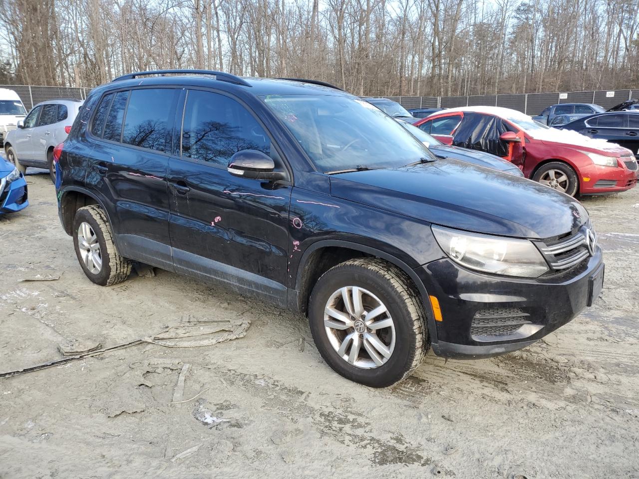 2017 Volkswagen Tiguan VIN WVGAV7AX1HW501350 Copart auction photo, rear end / minor dent/scratches damage thumbnail 4
