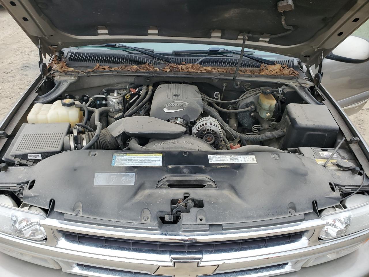 2001 Chevrolet Suburban VIN 3GNEC16T61G166418 Copart auction photo, all over damage thumbnail 13