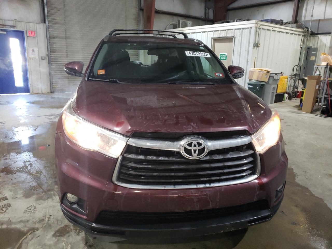 2016 Toyota Highlander VIN 5TDJKRFH3GS297031 Copart auction photo, rear end damage thumbnail 5