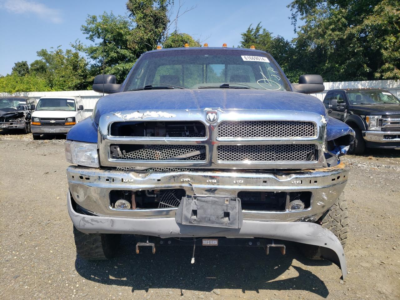 1996 Dodge RAM VIN 1B7KF26Z5TJ116592 Copart auction photo, front end damage thumbnail 5