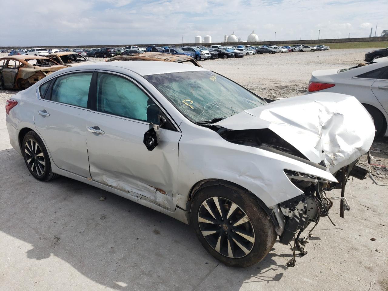 2018 Nissan Altima VIN 1N4AL3AP5JC210852 Copart auction photo, front end / side damage thumbnail 4