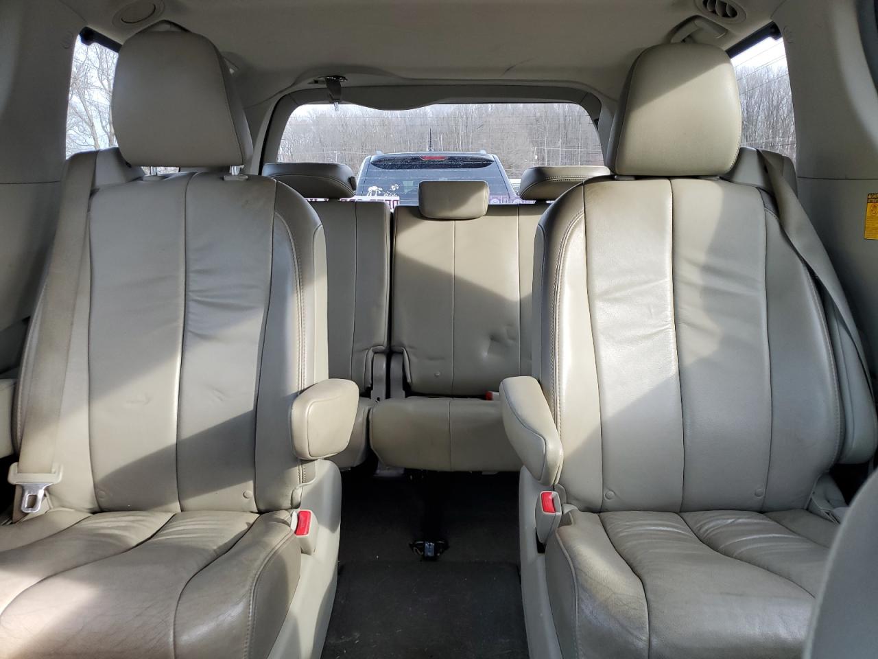 2014 Toyota Sienna VIN 5TDDK3DC6ES075212 Copart auction photo, side / minor dent/scratches damage thumbnail 10