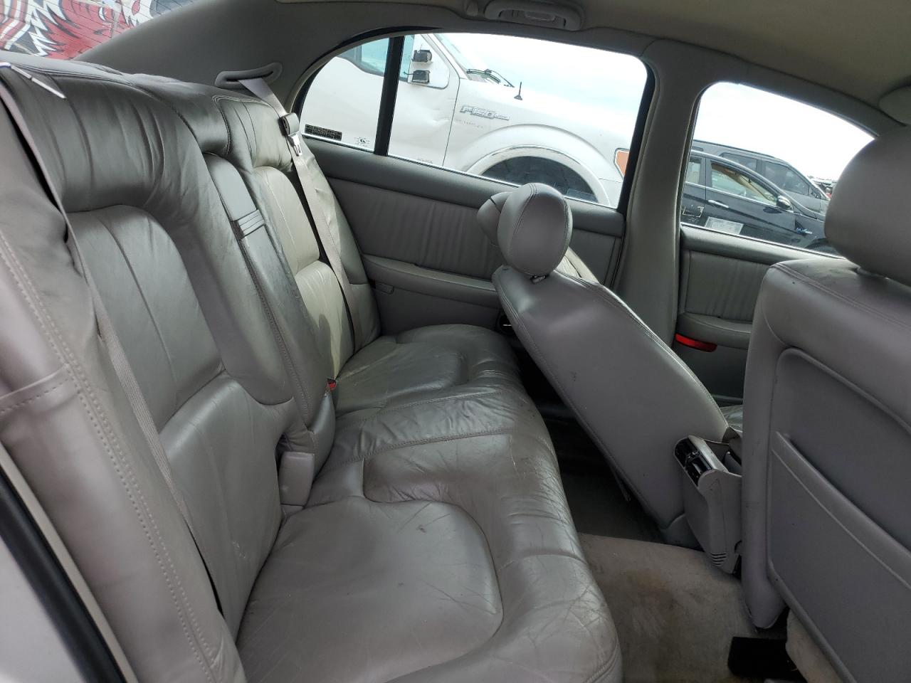 2000 Buick Park Avenue VIN 1G4CW54K6Y4290586 Copart auction photo, front end damage thumbnail 10