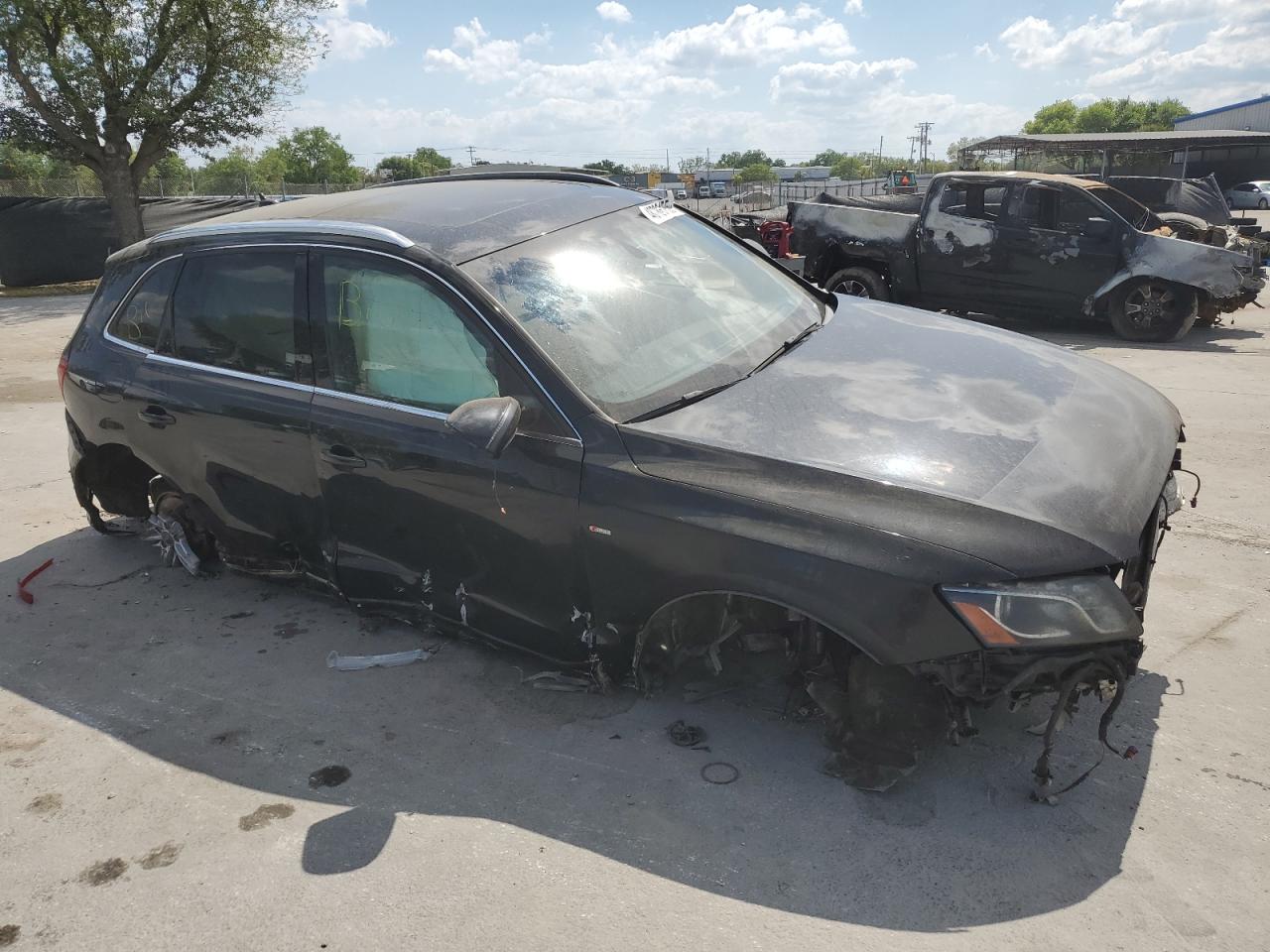 2010 Audi Q5 VIN WA1WKBFP8AA042488 Copart auction photo, front end / side damage thumbnail 4