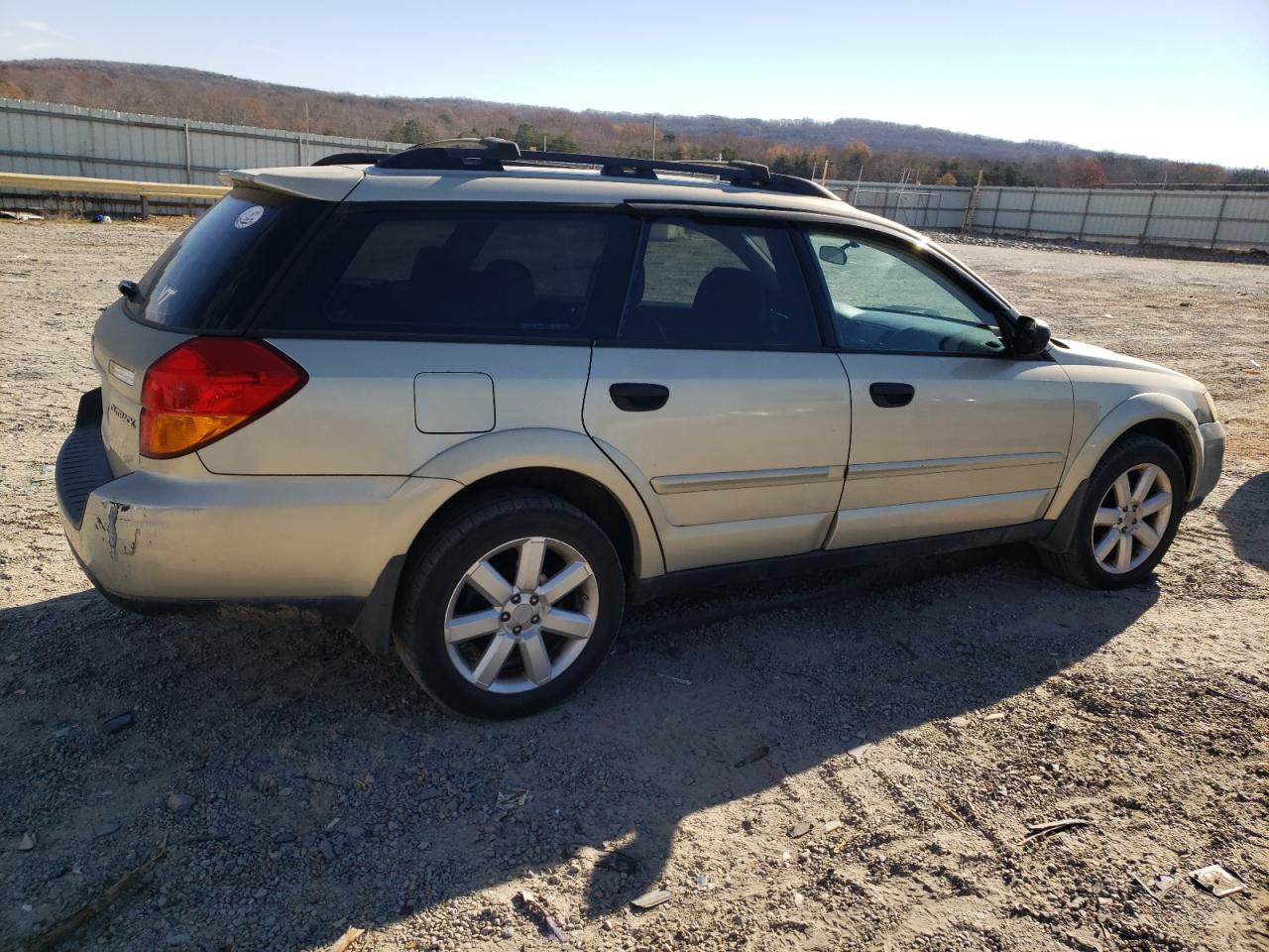 2007 Subaru Outback VIN 4S4BP61C877335164 Copart auction photo, front end / minor dent/scratches damage thumbnail 3