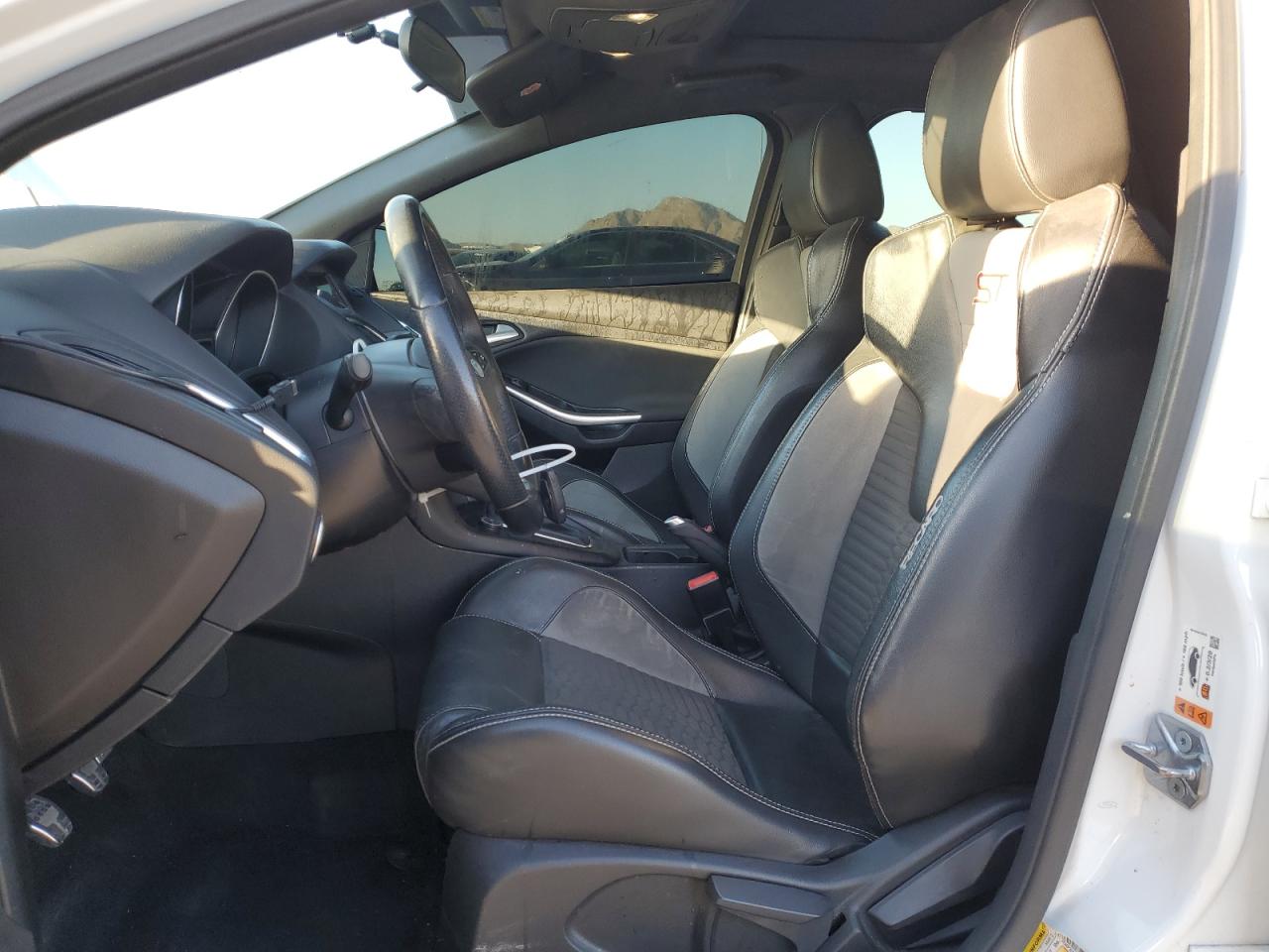 2017 Ford Focus VIN 1FADP3L93HL277203 Copart auction photo, front end / rear end damage thumbnail 7