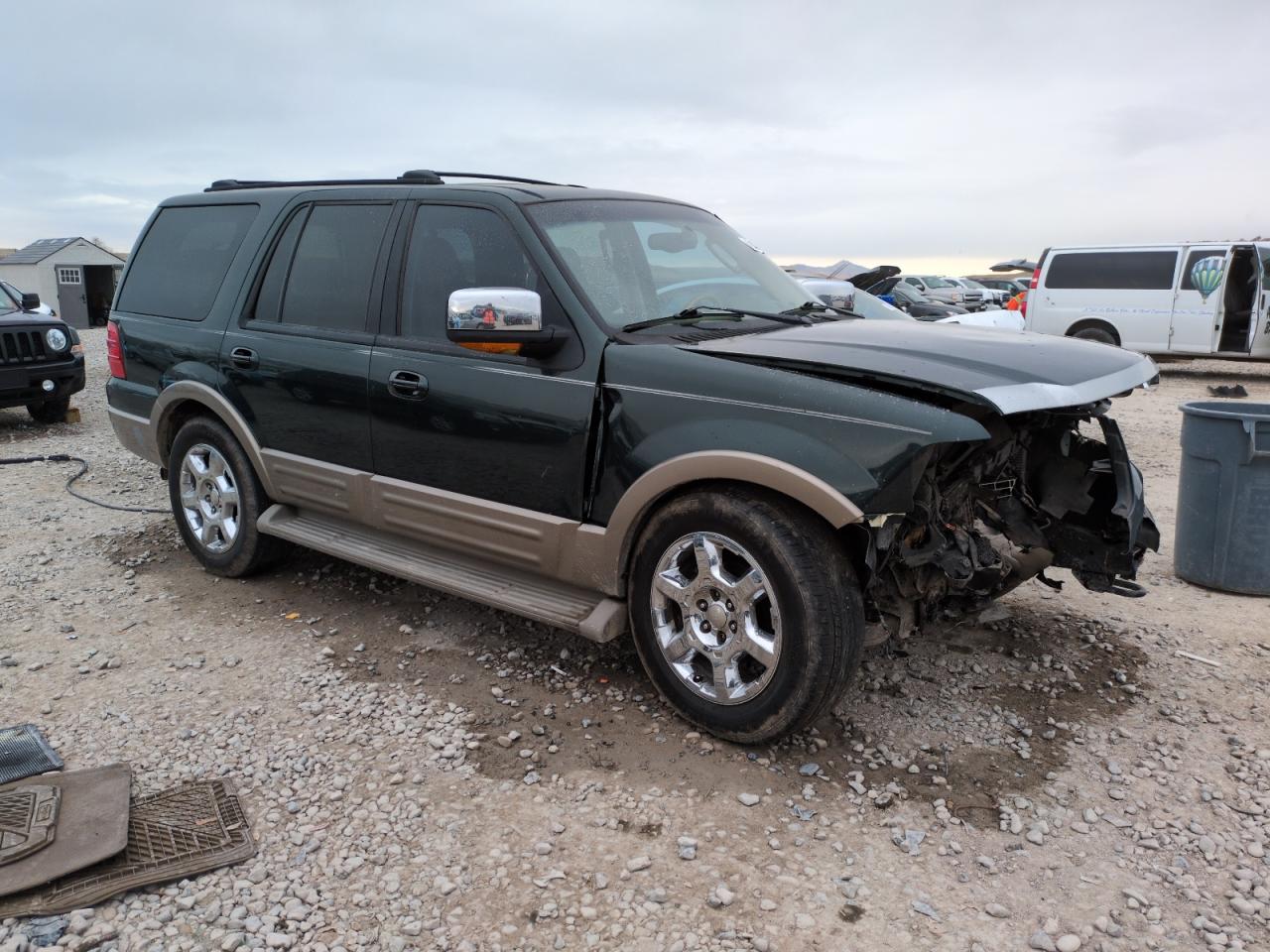 2004 Ford Expedition VIN 1FMFU18L14LA27209 Copart auction photo, front end damage thumbnail 4