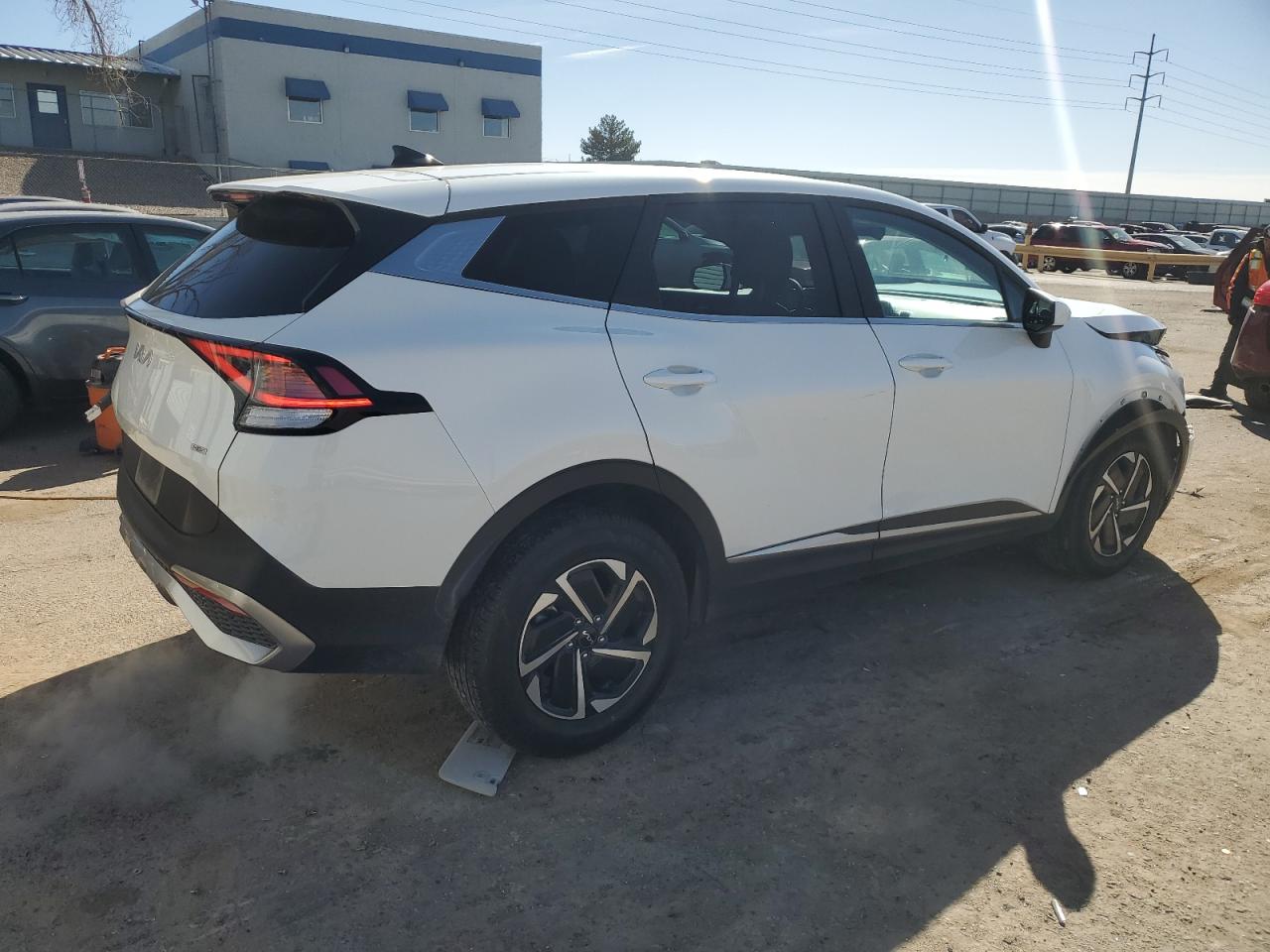 2023 KIA Sportage VIN KNDPUCAGXP7058229 Copart auction photo, front end damage thumbnail 3