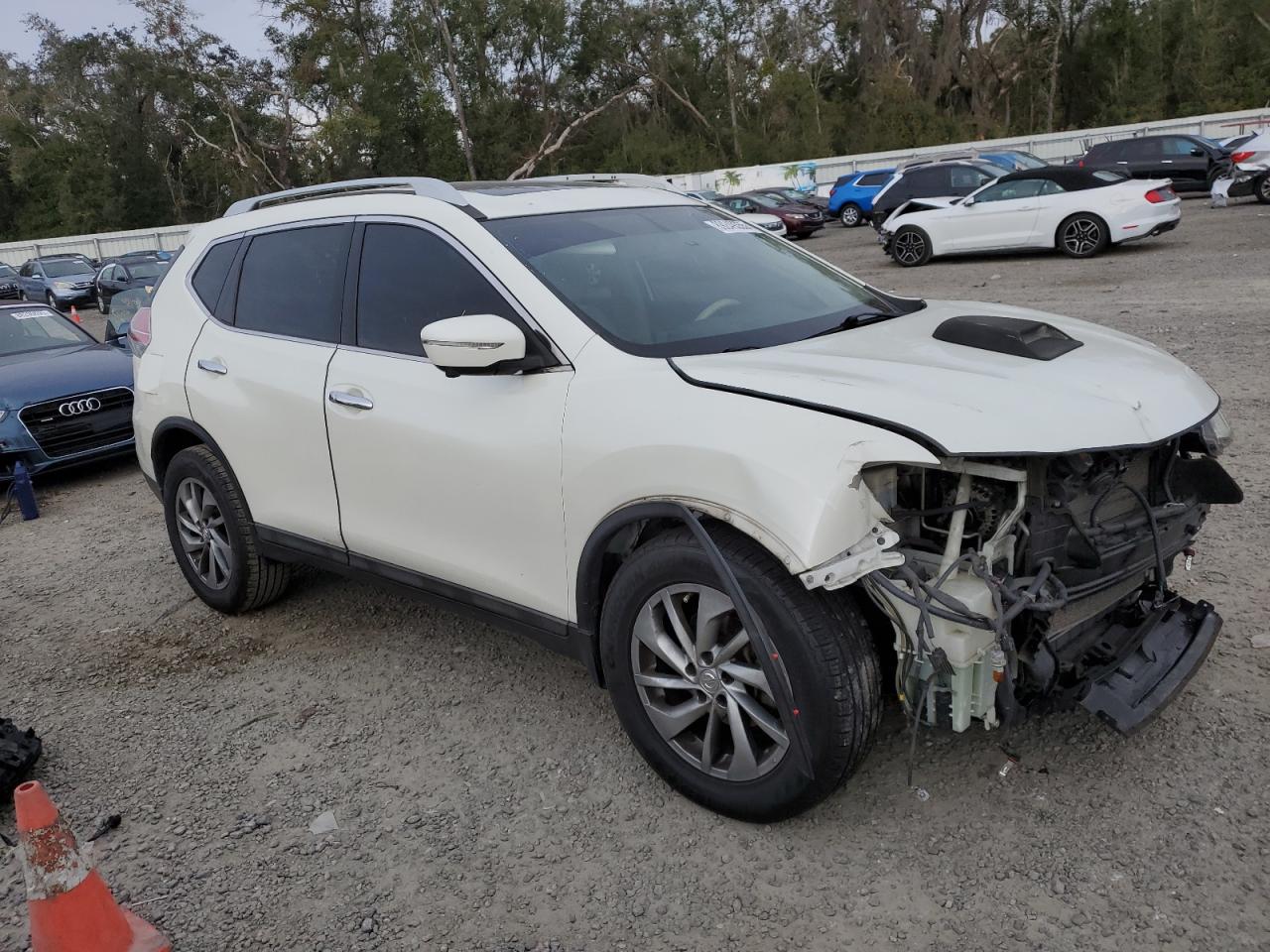 2015 Nissan Rogue VIN 5N1AT2MT8FC800978 Copart auction photo, front end damage thumbnail 4