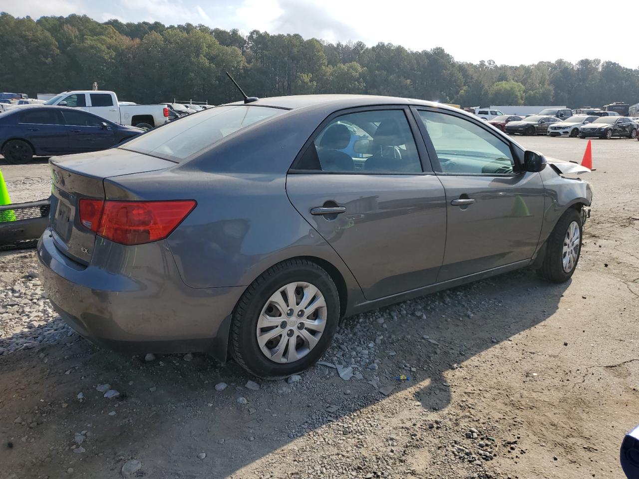 2013 KIA Forte VIN KNAFU4A23D5727418 Copart auction photo, front end / minor dent/scratches damage thumbnail 3